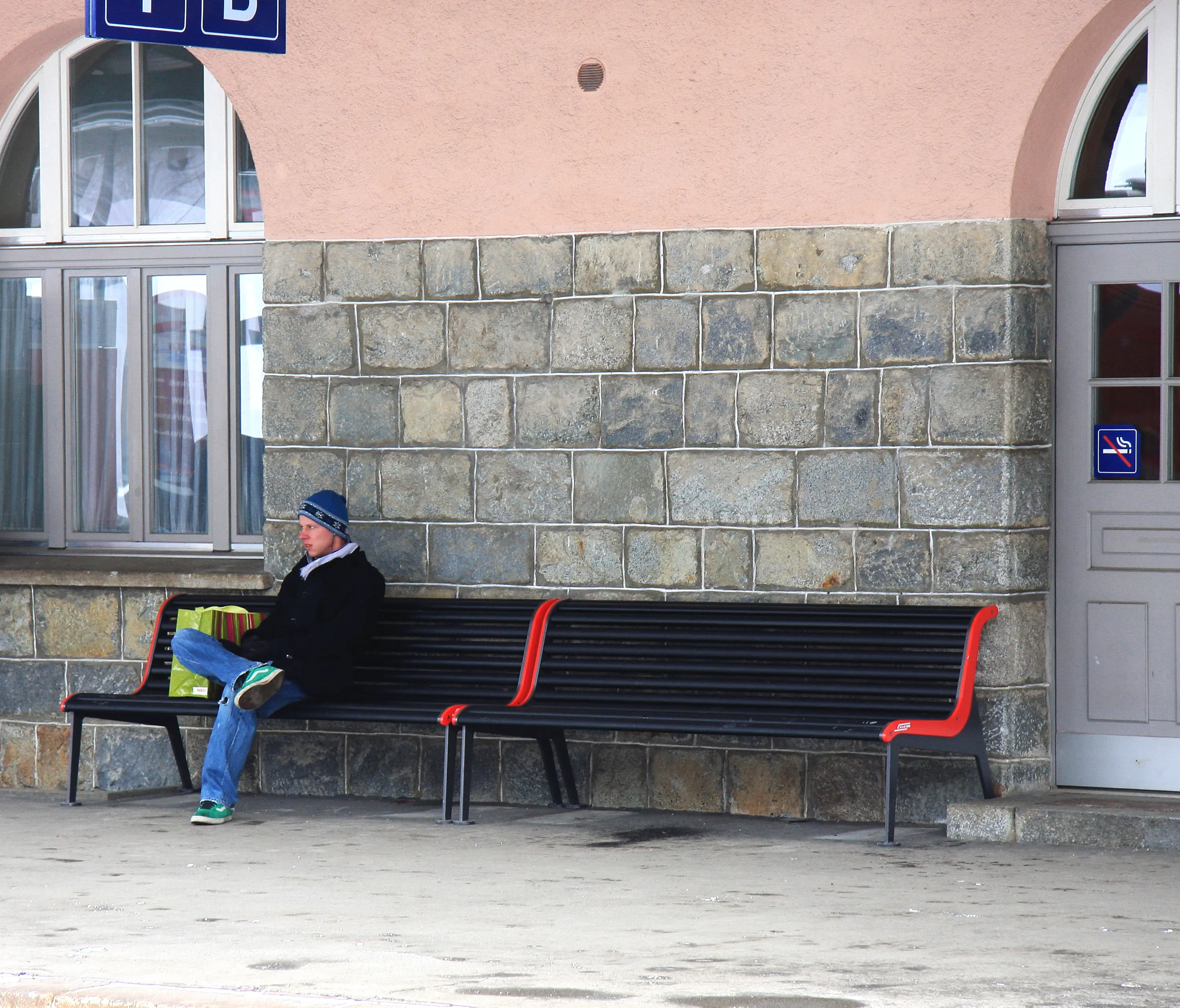BURRI - RhB Bench with backrest