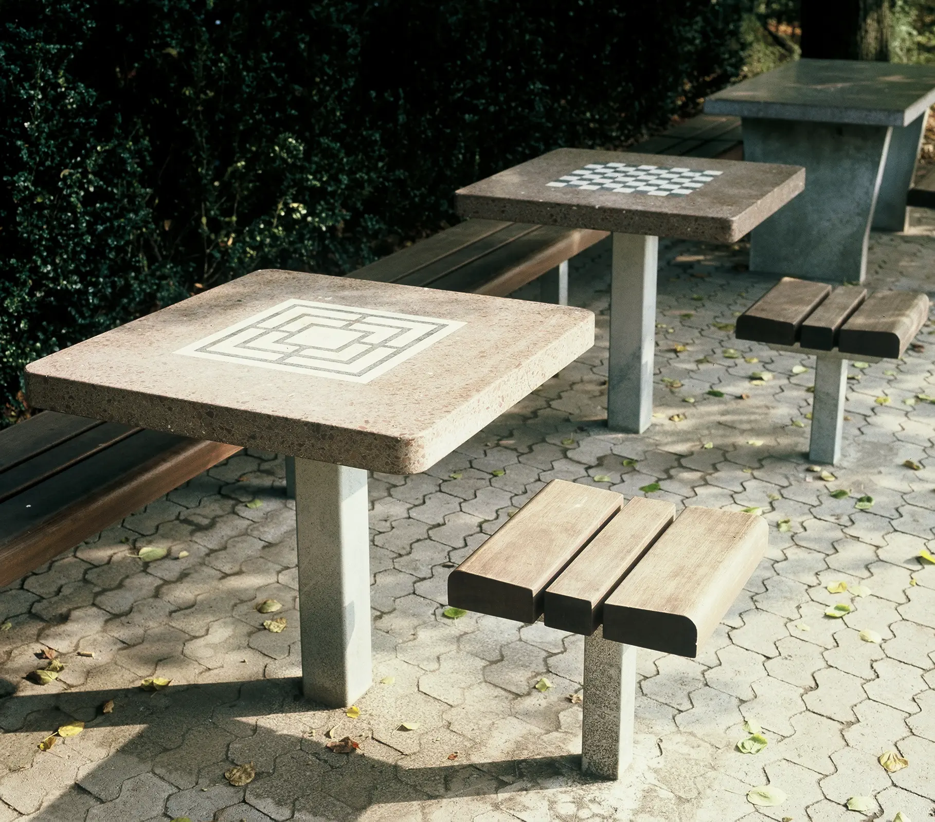 BURRI - Chess and draughts table