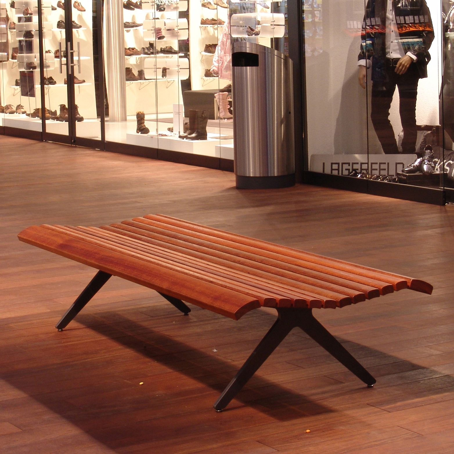 Mostra il prodotto Campo Bench without backrest del produttore BURRI