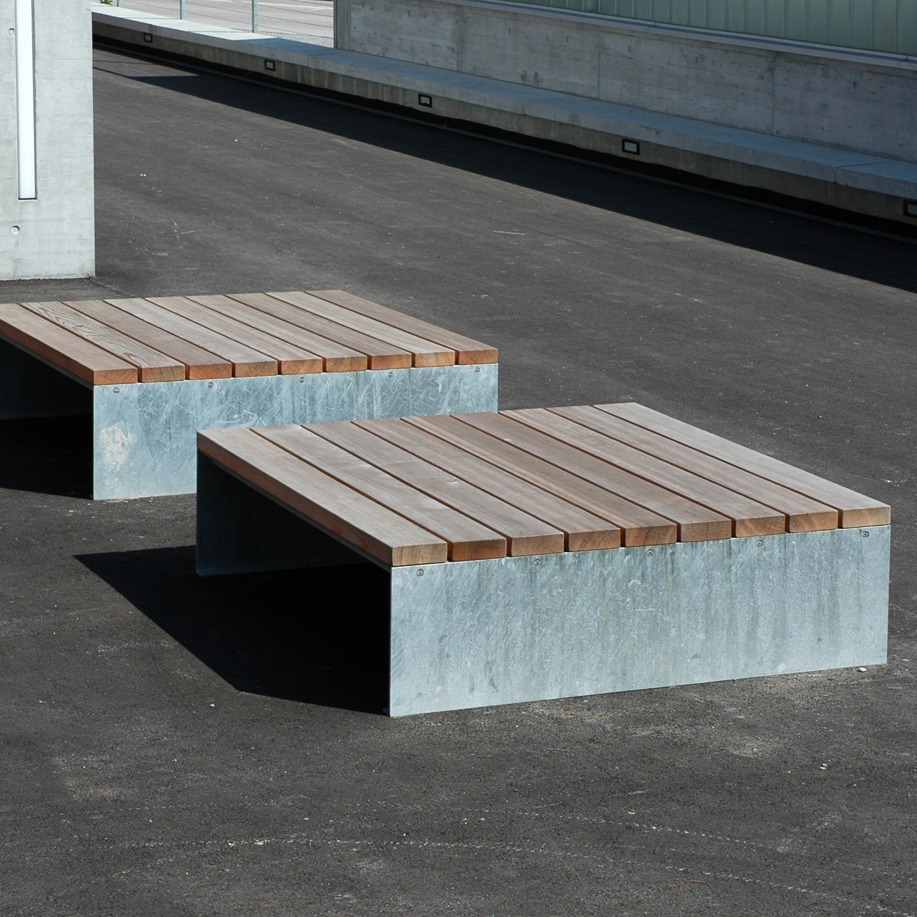 Display product Picknick square seating area from manufacturer BURRI