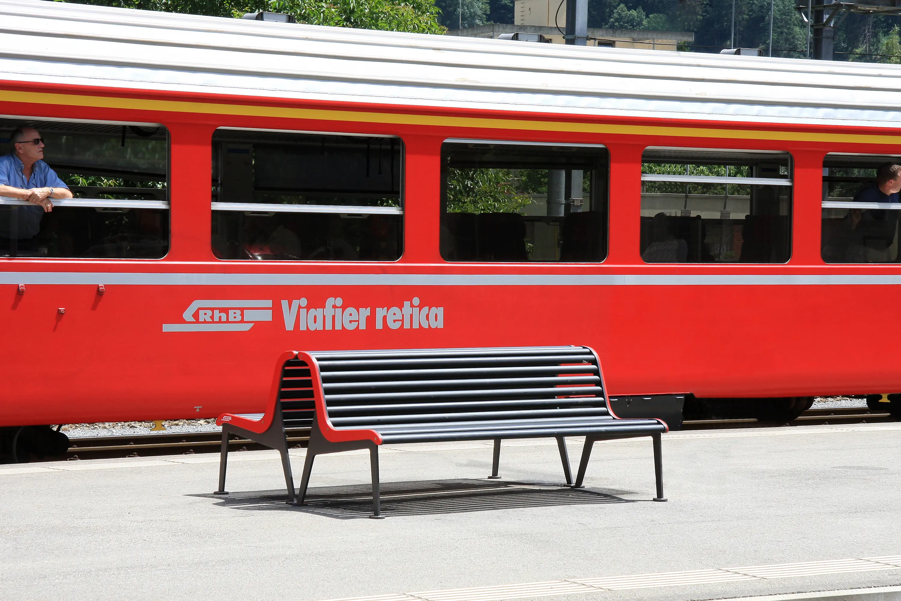 BURRI - RhB Bench with backrest