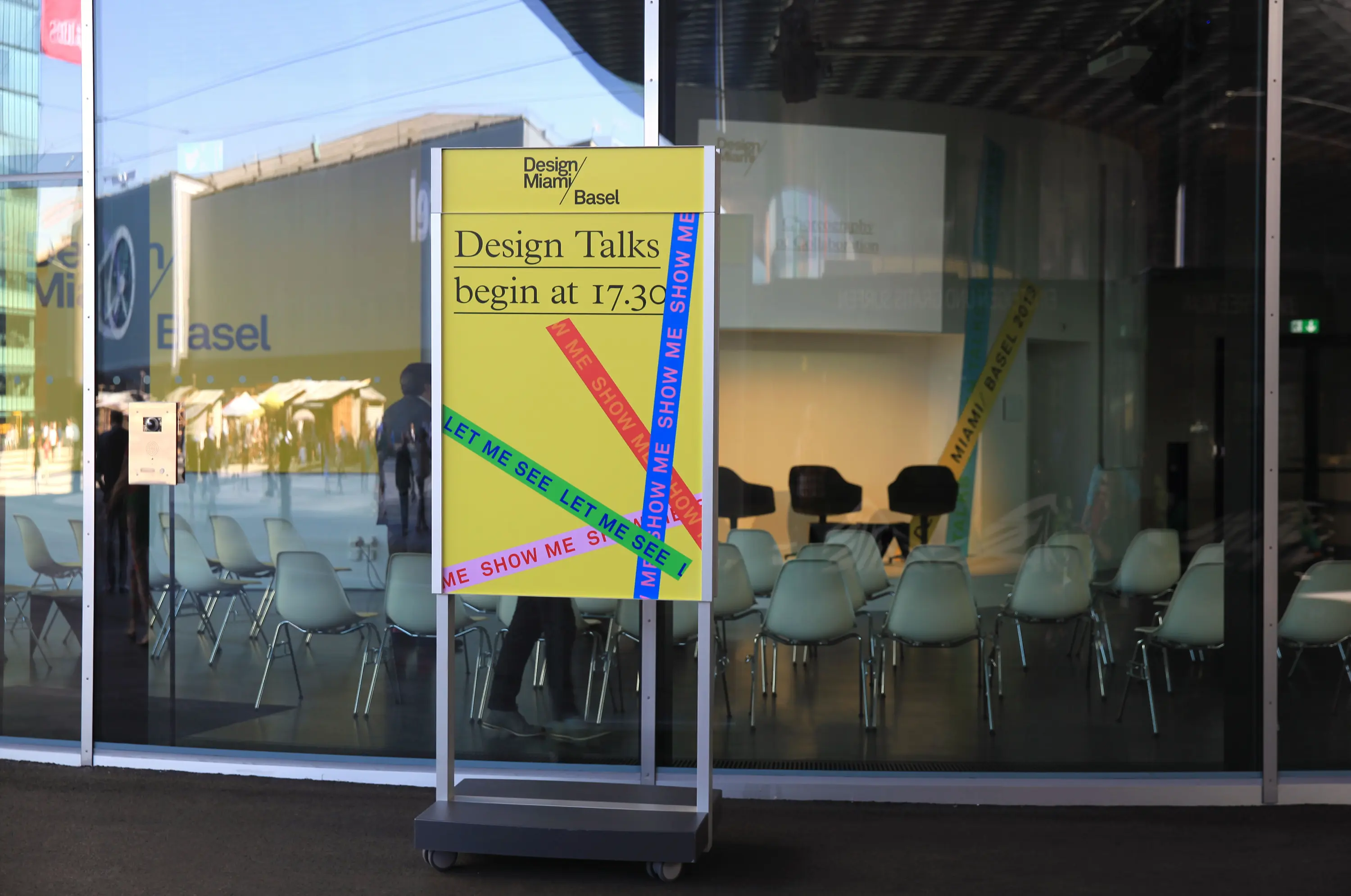 BURRI - Signage System Messe Basel by BURRI – Mobile indoor F4 twin-sided stele