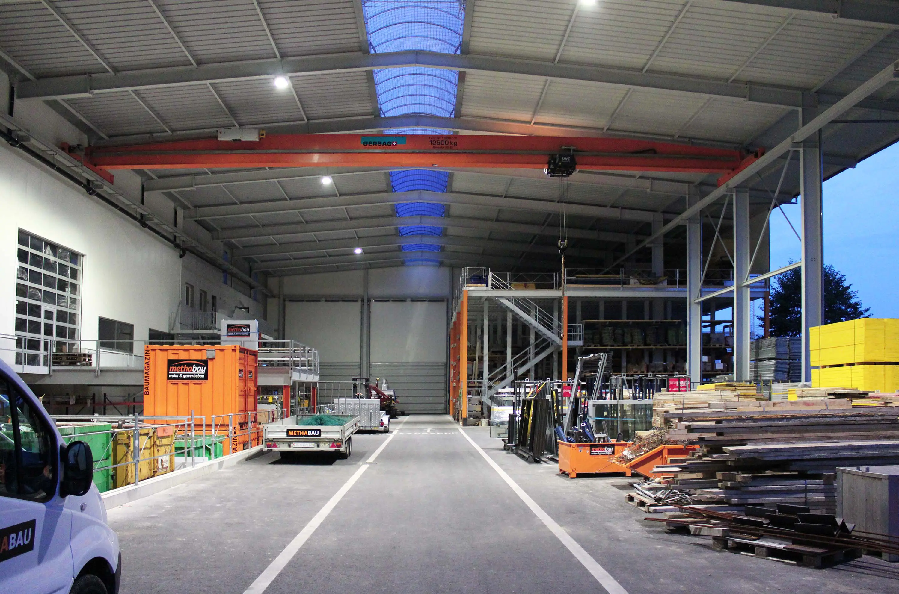 BURRI - METRO Aula LED-Hallenbeleuchtung