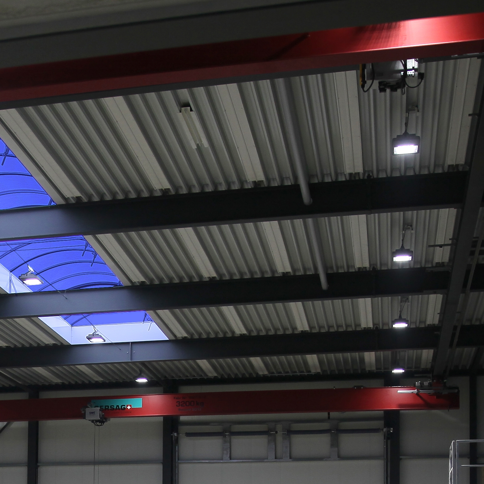 Vertoon produk METRO Aula LED-Hallenbeleuchtung van vervaardiger BURRI