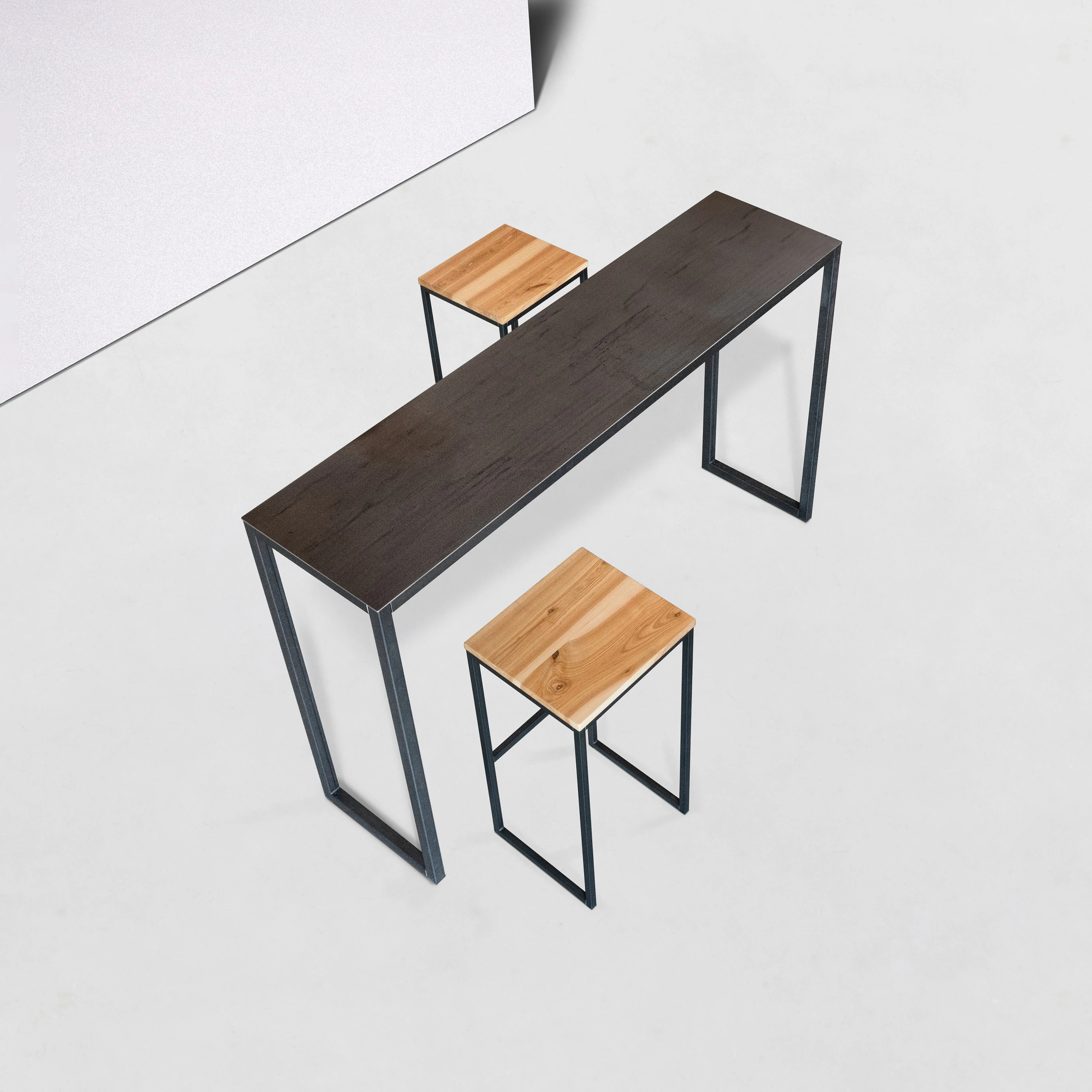 STANDING AND CONSOLE TABLES