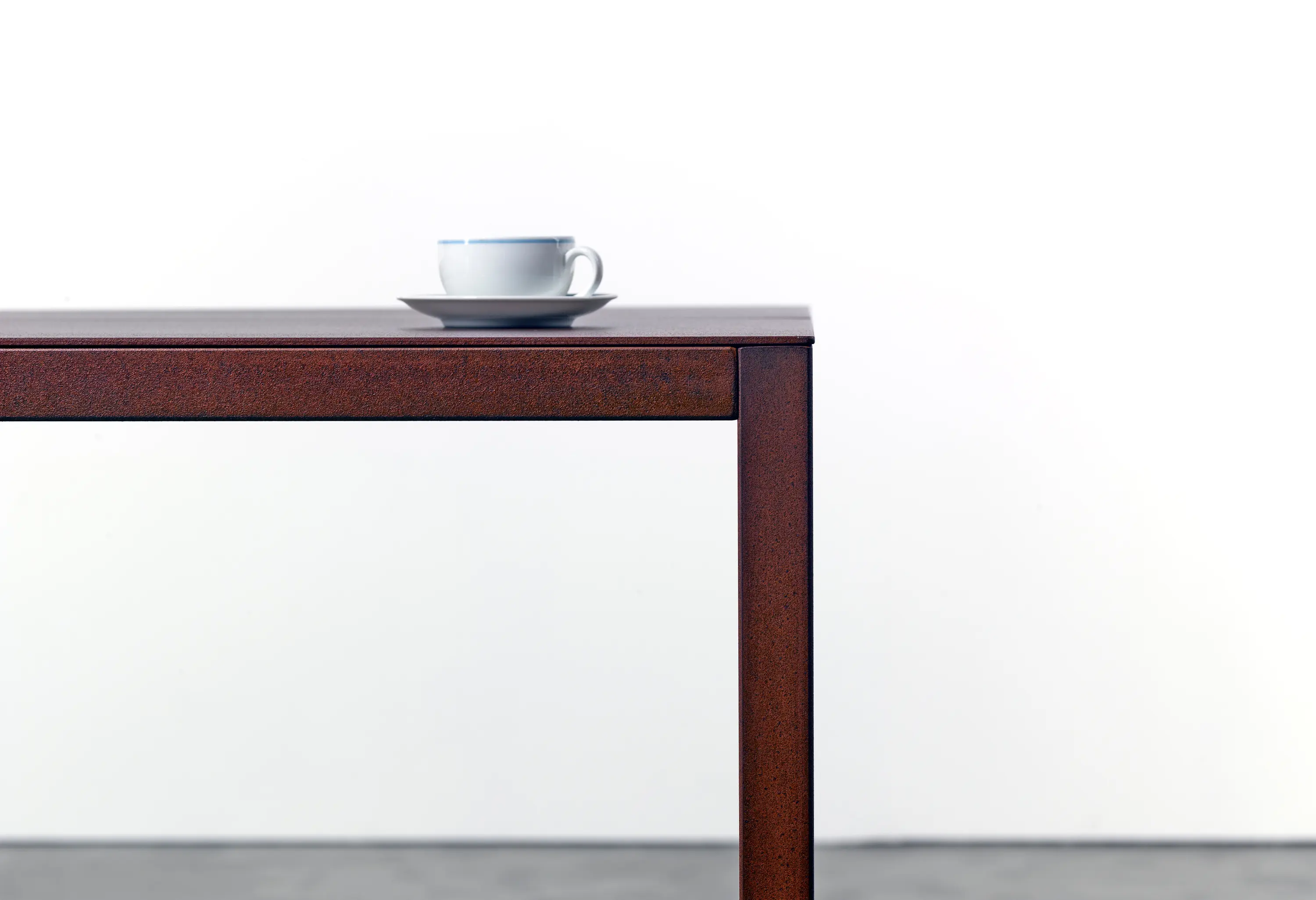 Silvio Rohrmoser - at_03 Table