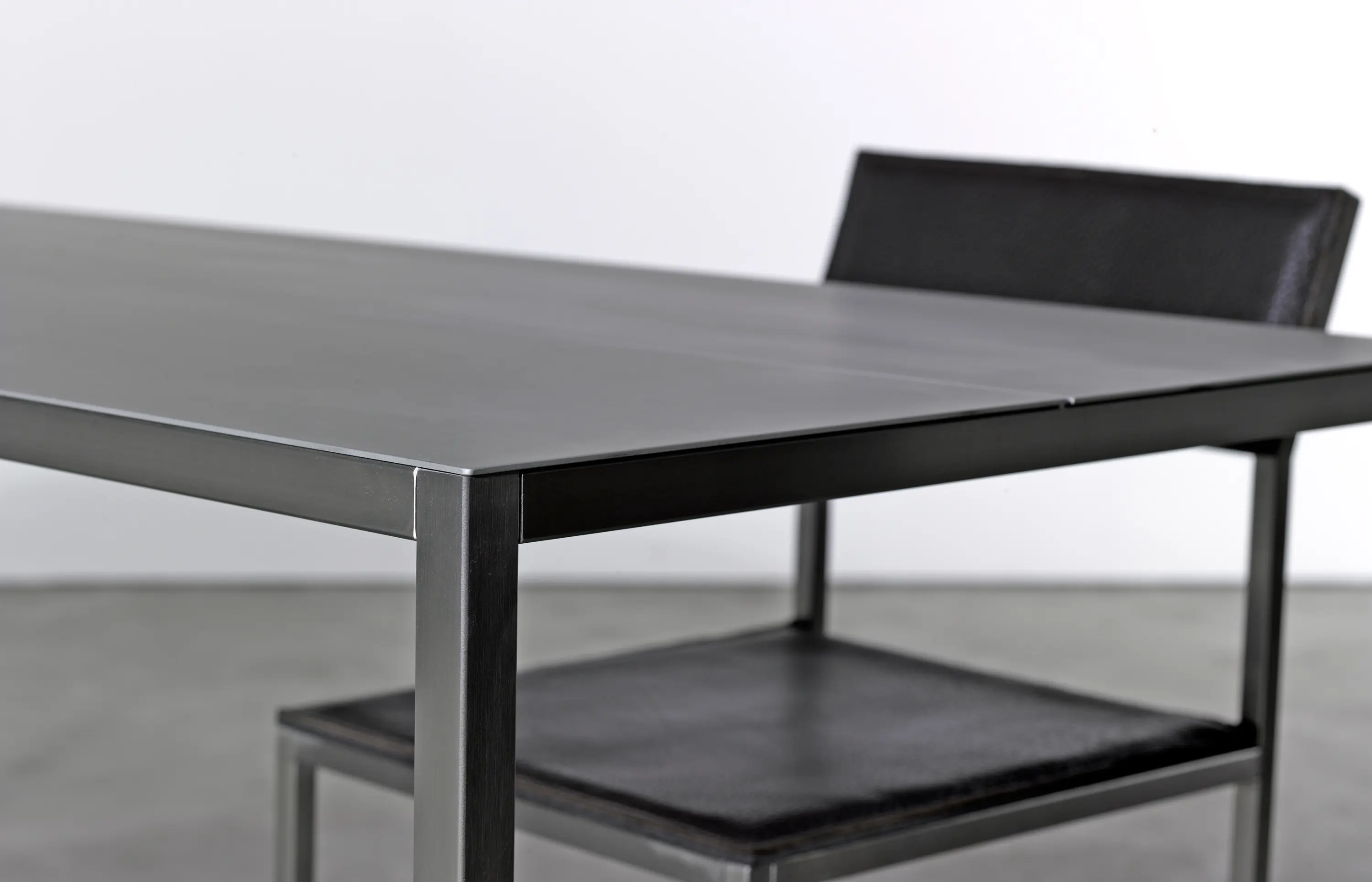 Silvio Rohrmoser - at_01 Table