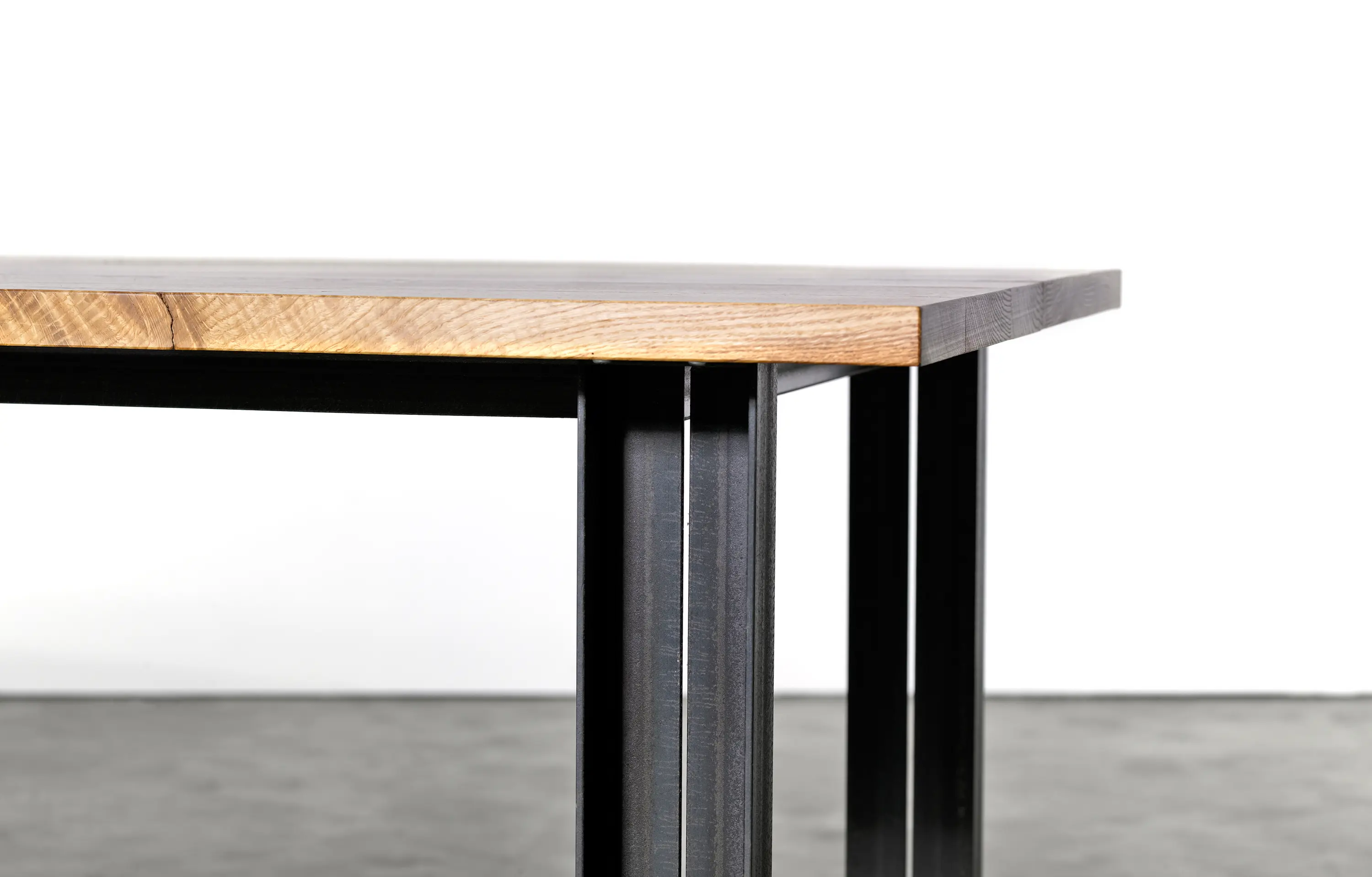 Silvio Rohrmoser - at_10 Table