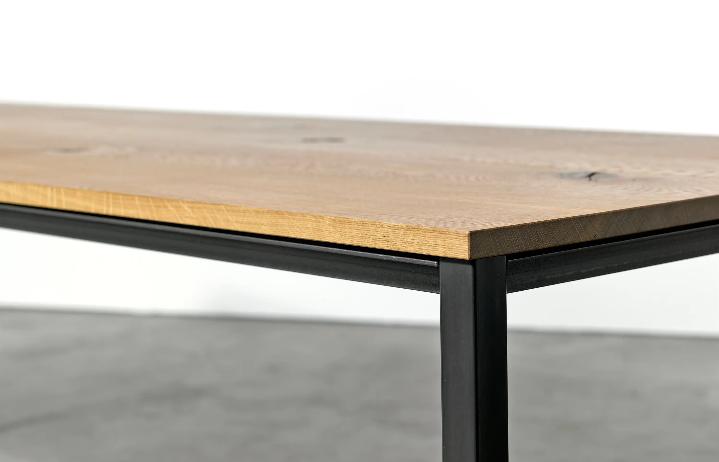 Silvio Rohrmoser - at_11 Table