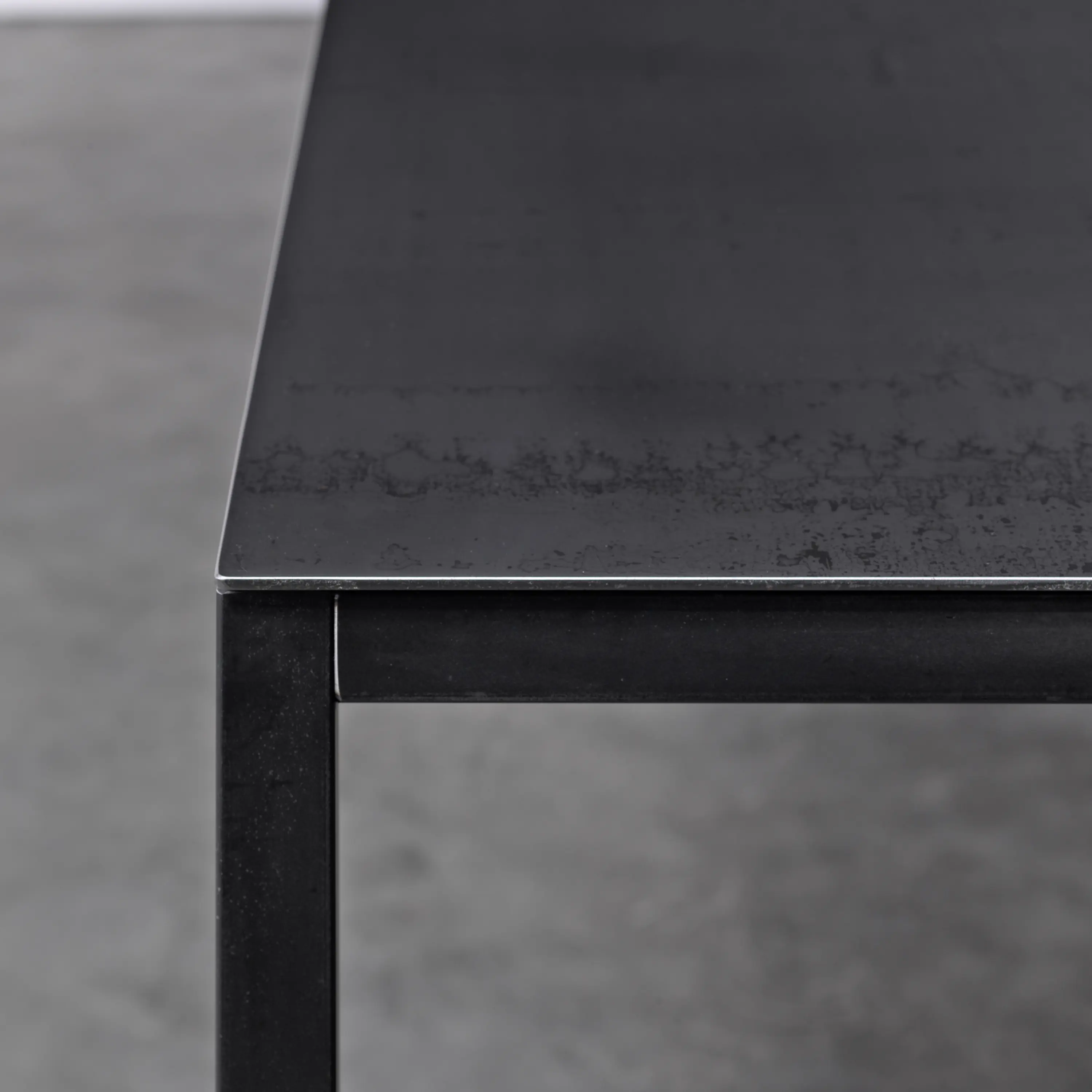 Silvio Rohrmoser - at_04 Table