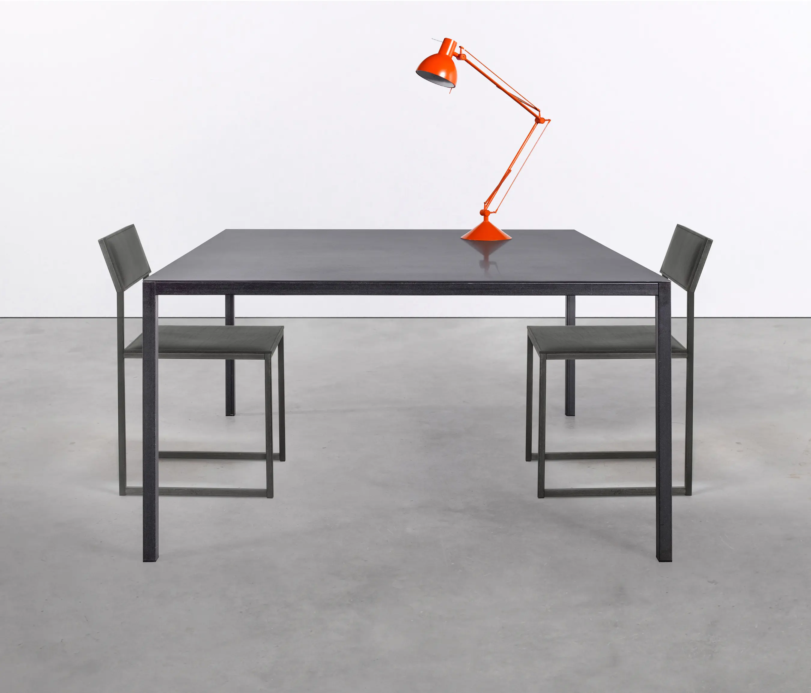 Silvio Rohrmoser - at_04 Table