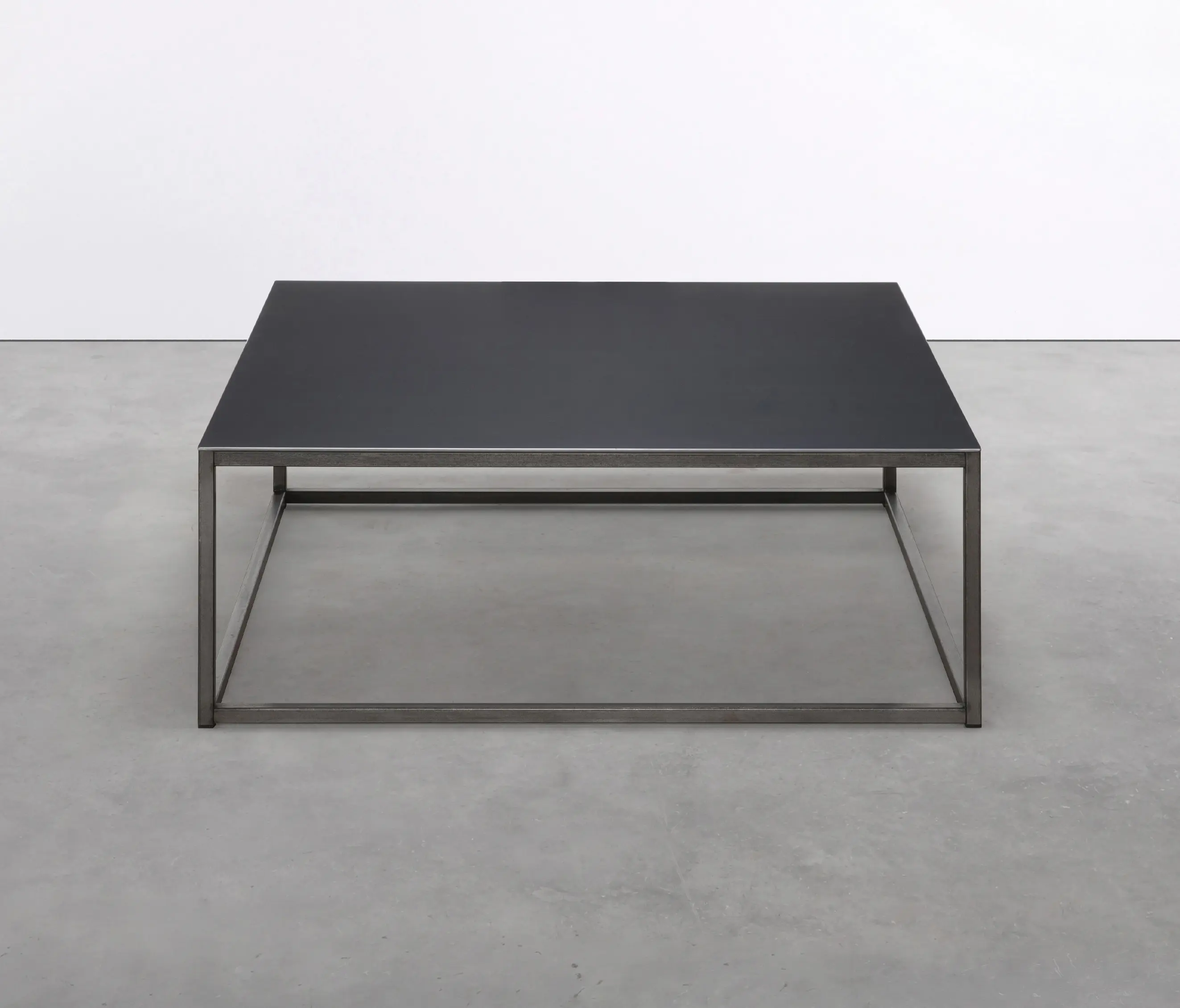 Silvio Rohrmoser - at_05 Table