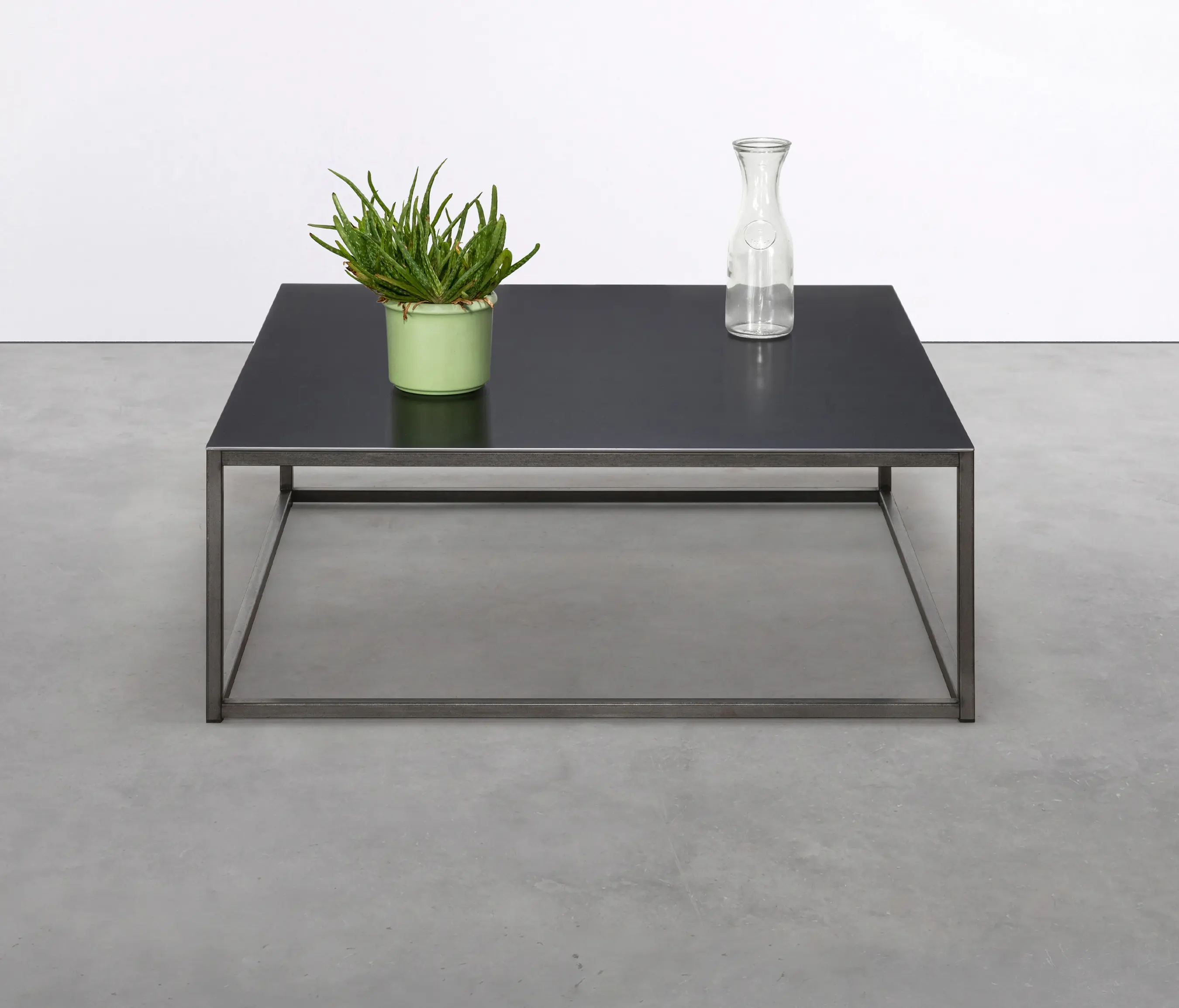 Silvio Rohrmoser - at_05 Table