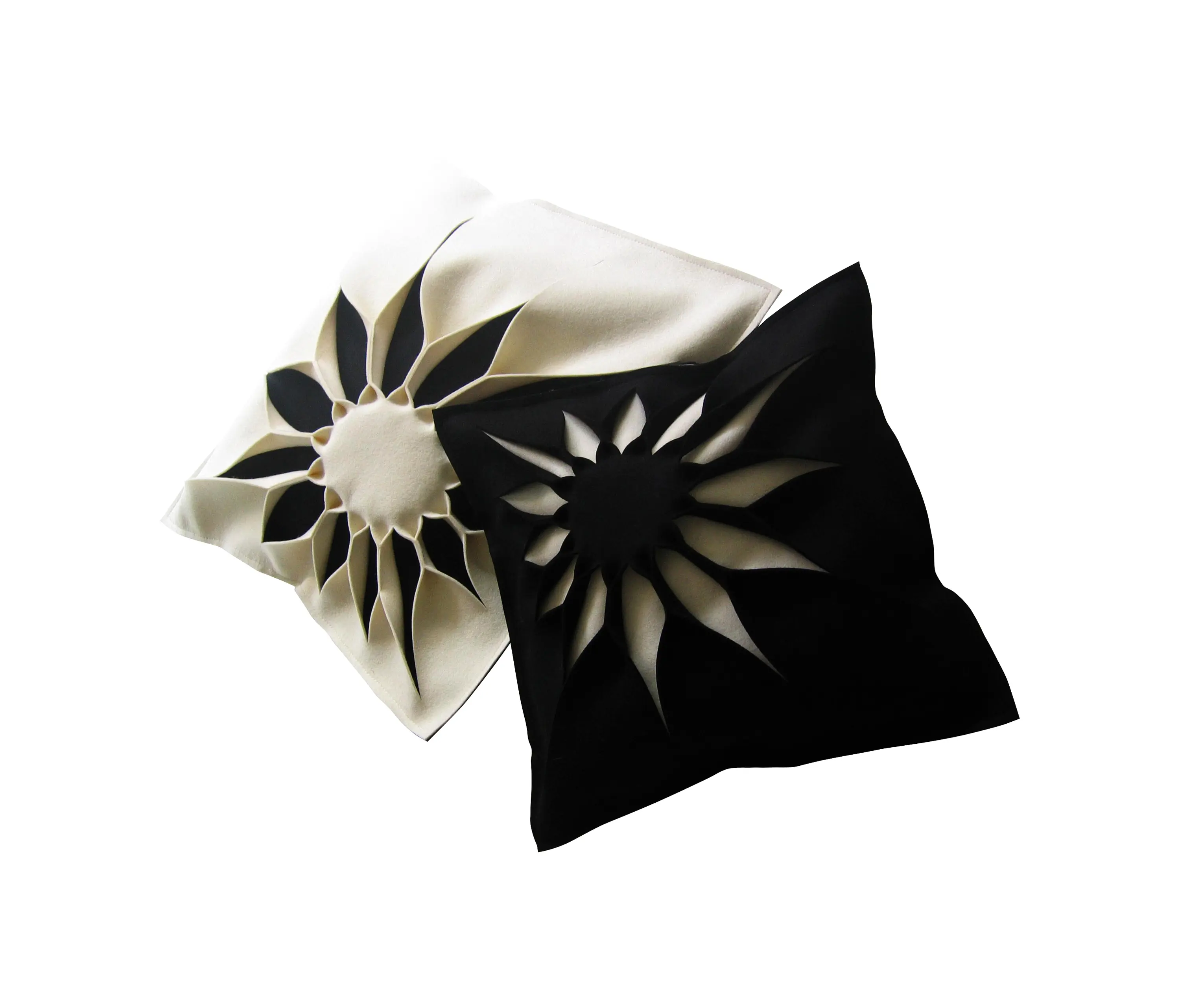ANNE KYYRÖ QUINN - Bloom cushion