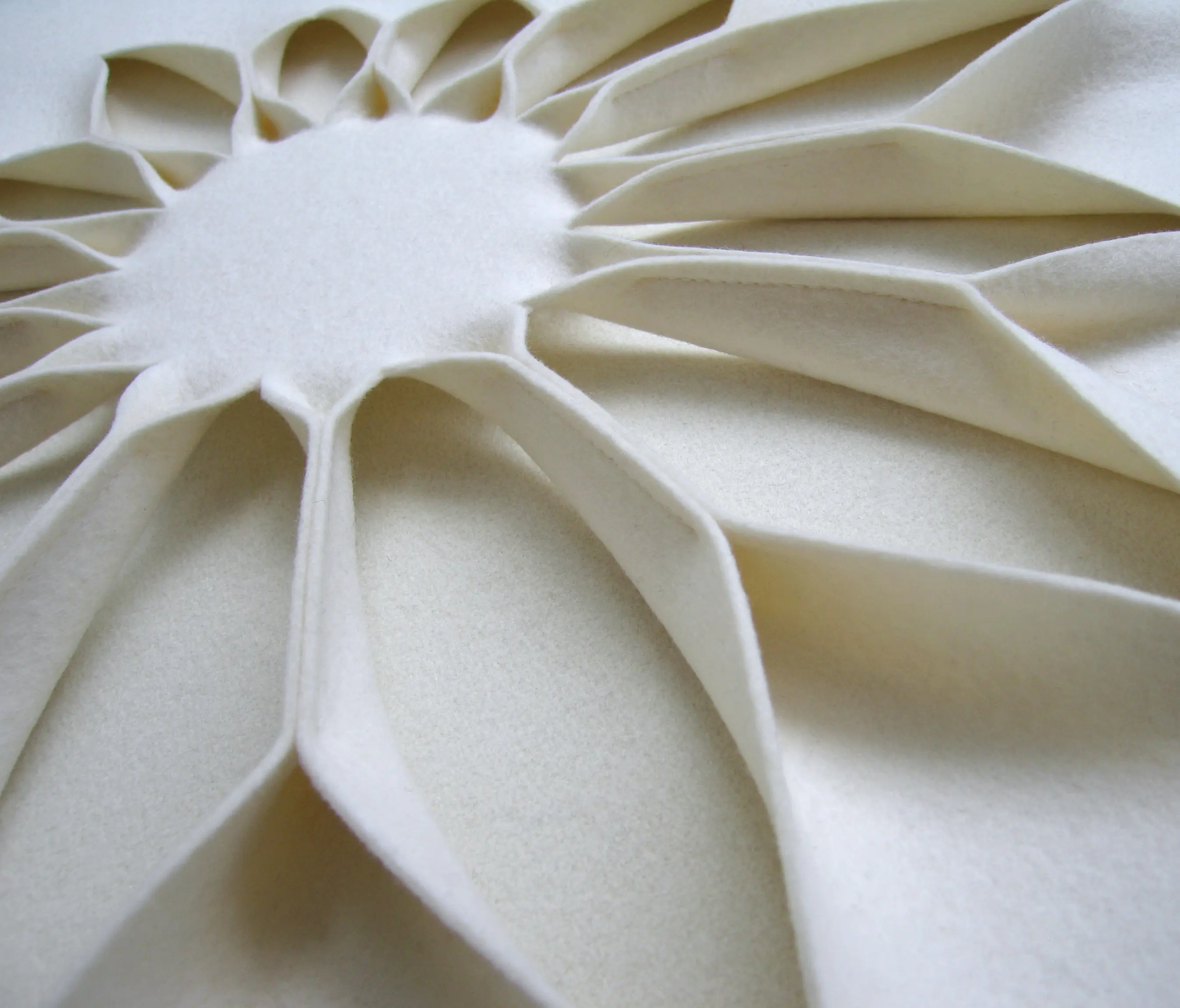 ANNE KYYRÖ QUINN - Bloom wall panel