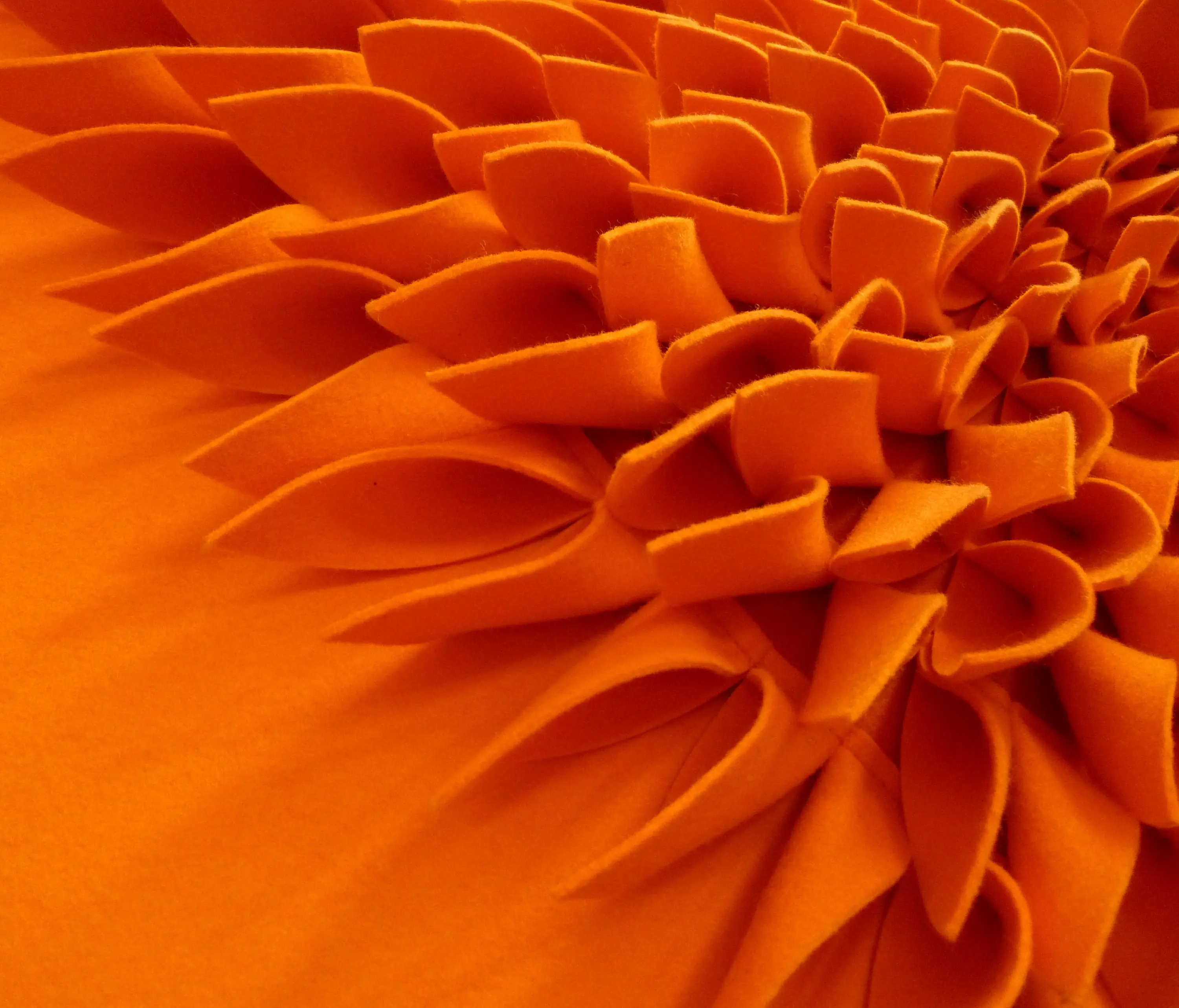 ANNE KYYRÖ QUINN - Tulip wall panel