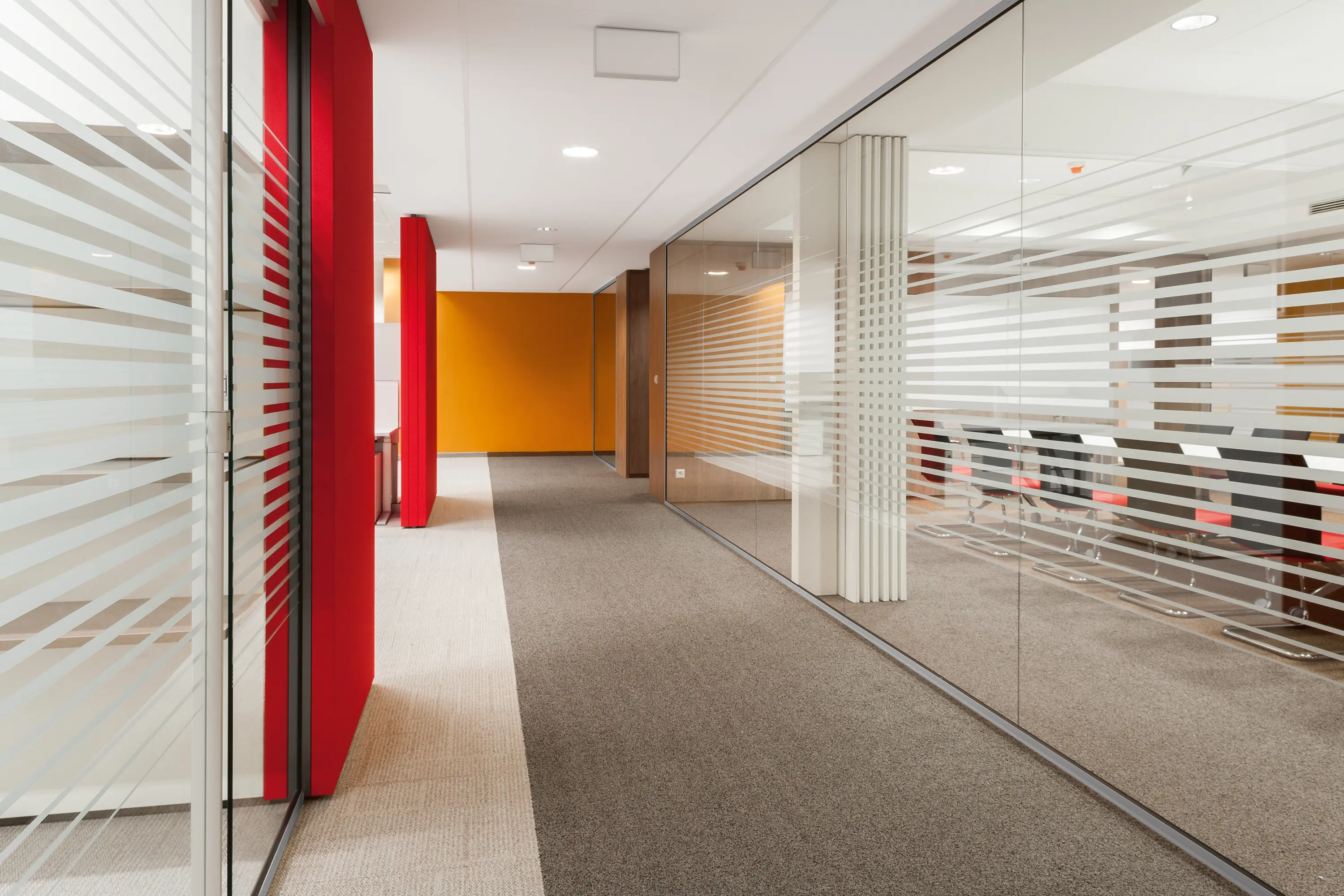 Bene - RG Solid glass wall