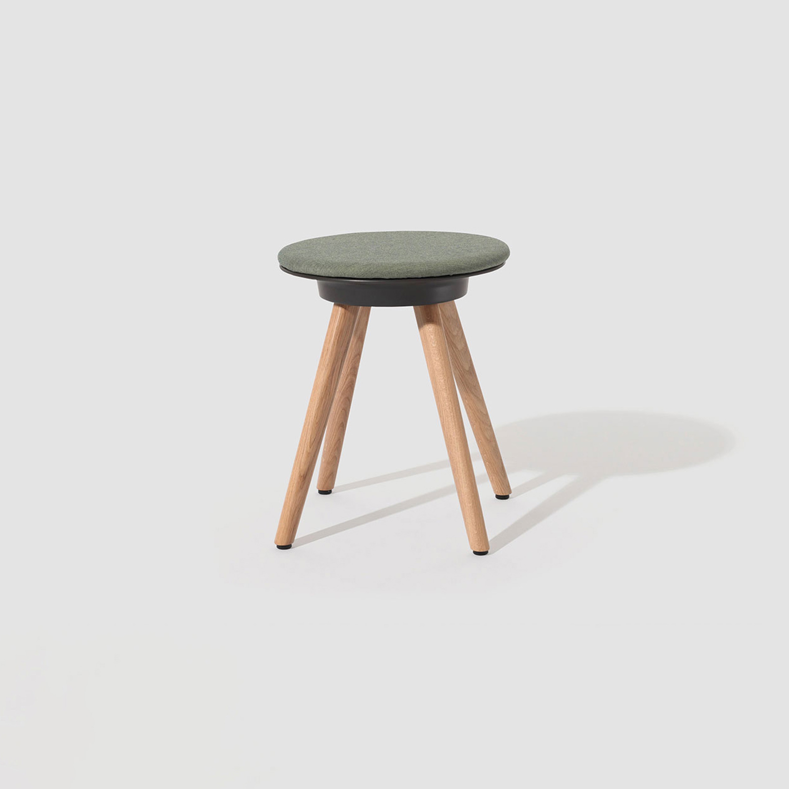 Vertoon produk TIMBA Stool van vervaardiger Bene