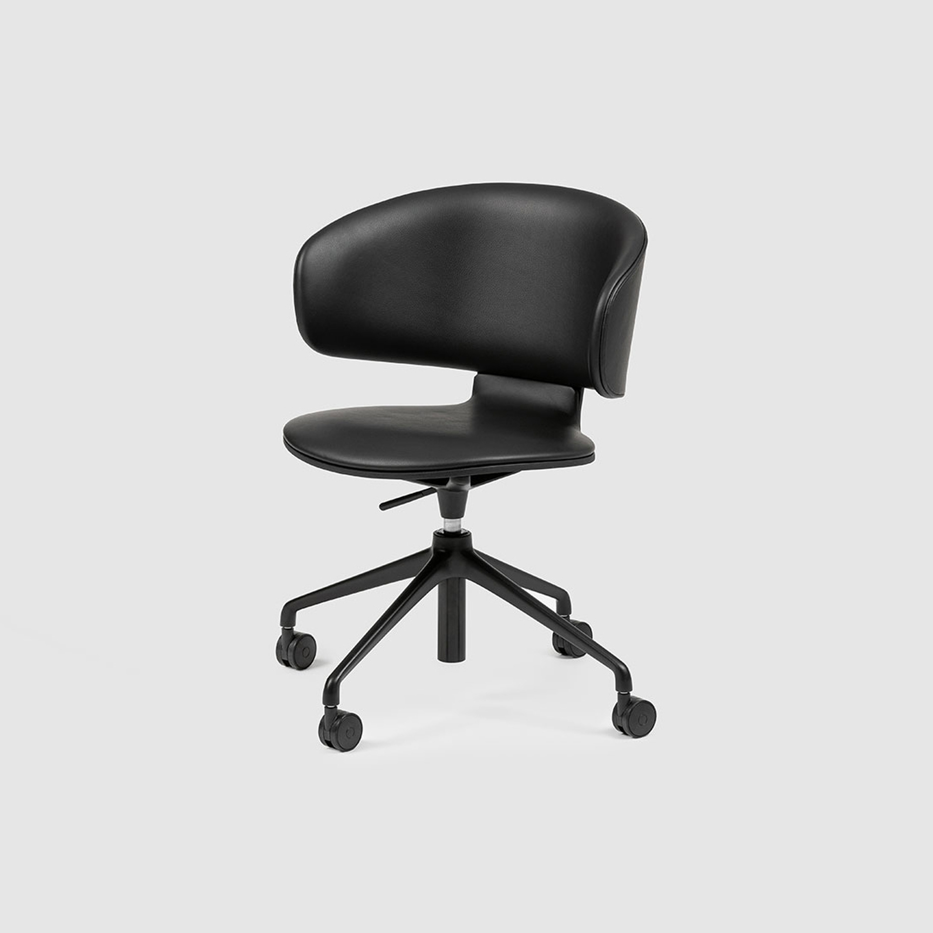 Mostra il prodotto STUDIO Chair with Castors del produttore Bene
