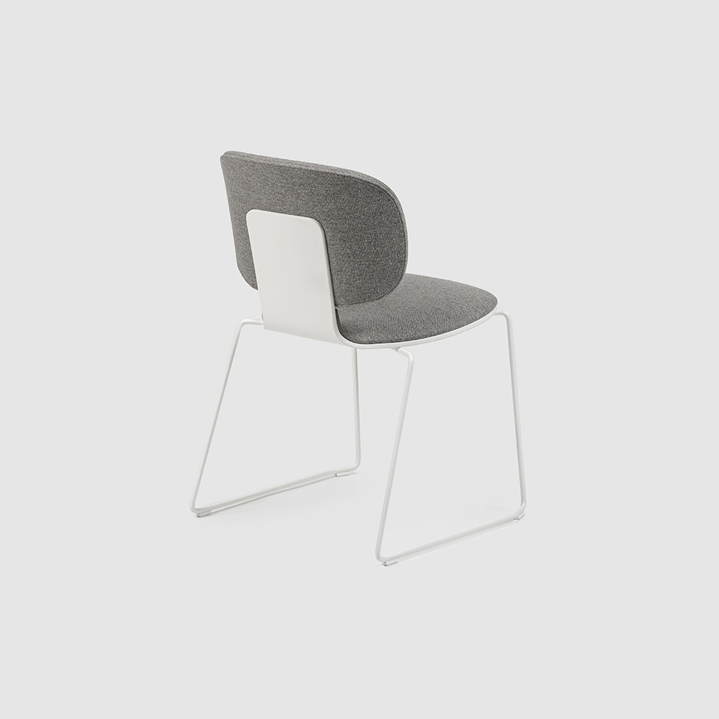 Mostra il prodotto STUDIO Chair with skid frame del produttore Bene
