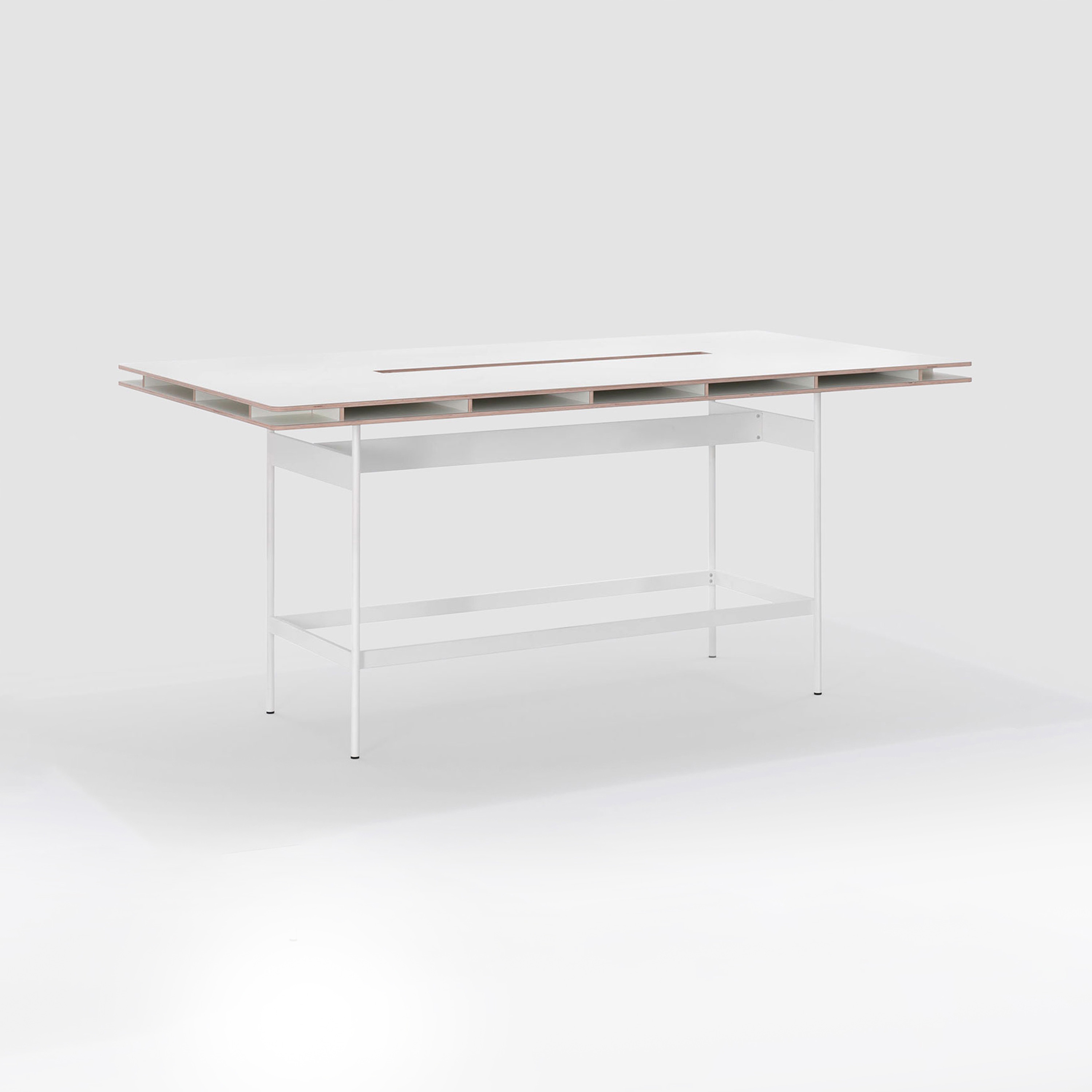 Mostra il prodotto STUDIO del produttore Bene