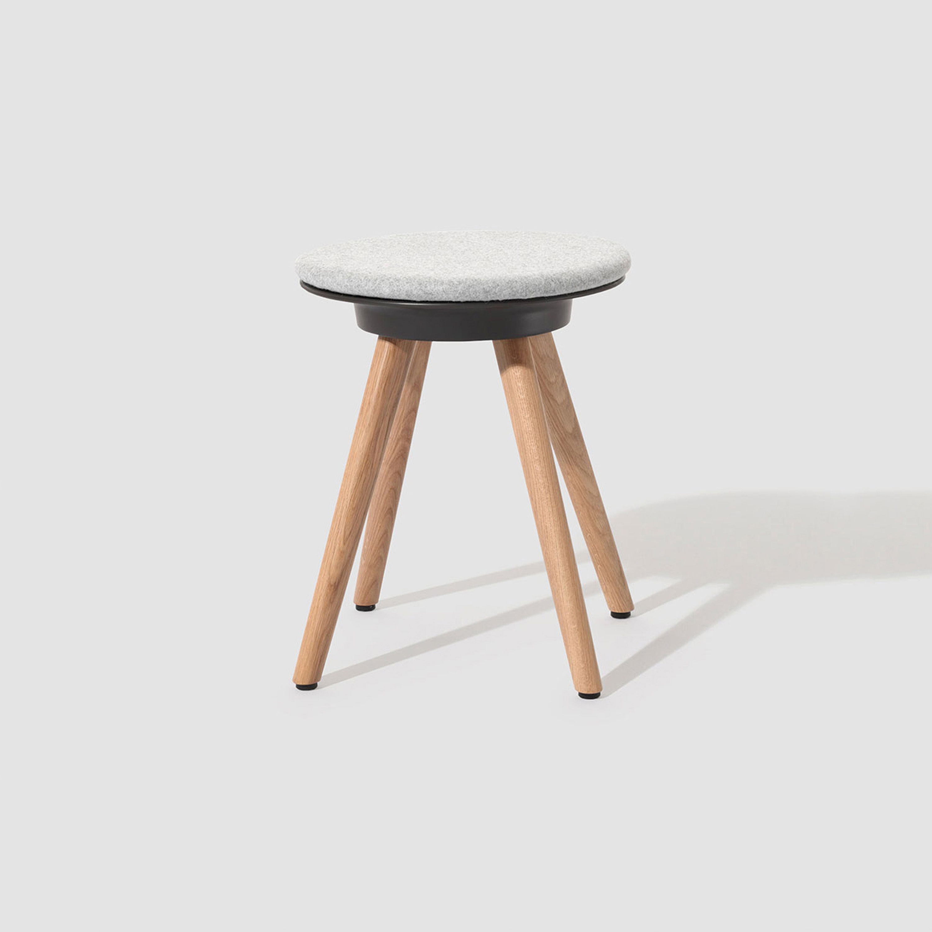Vertoon produk TIMBA Stool van vervaardiger Bene