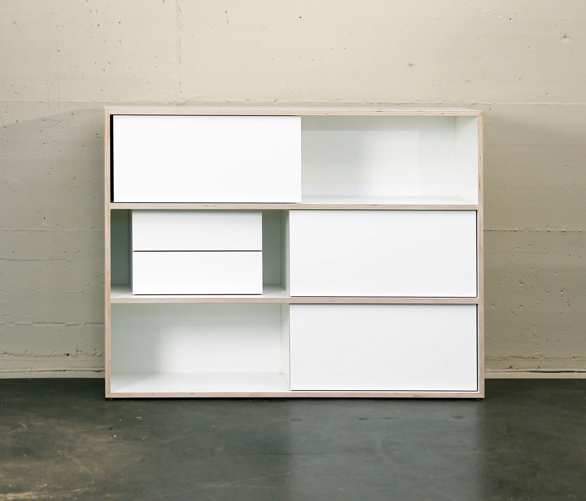 MORGEN - White Store