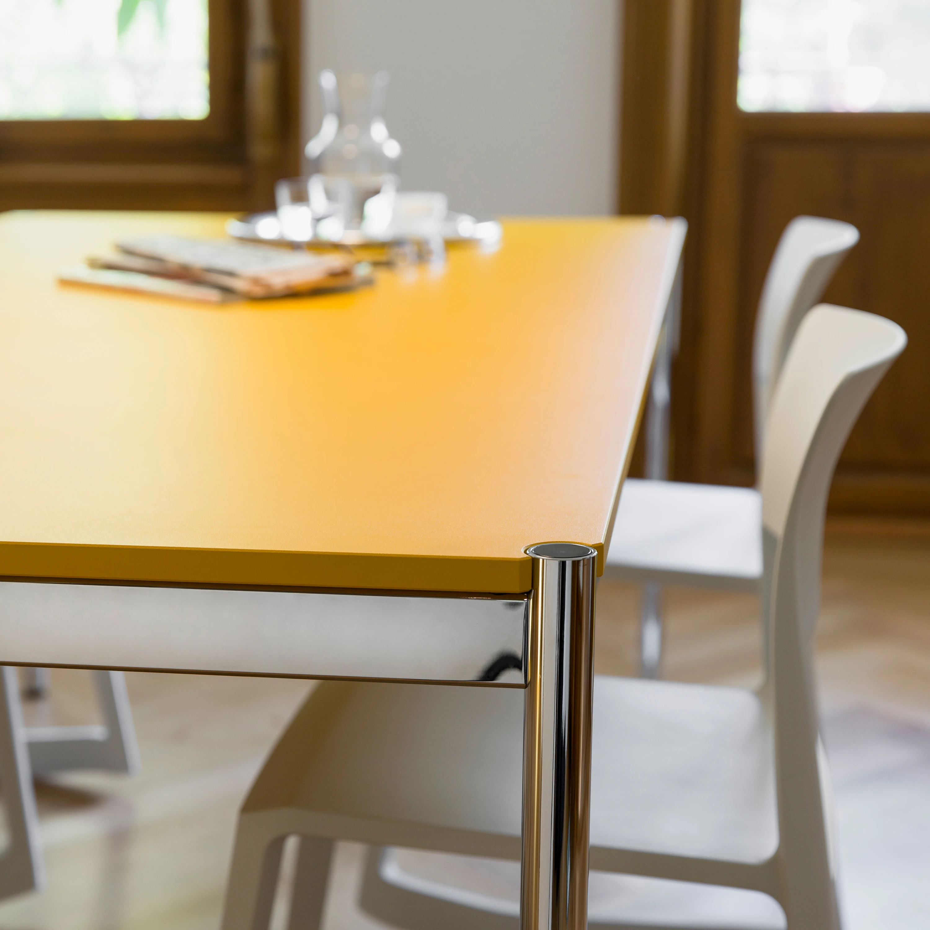USM HALLER TABLE