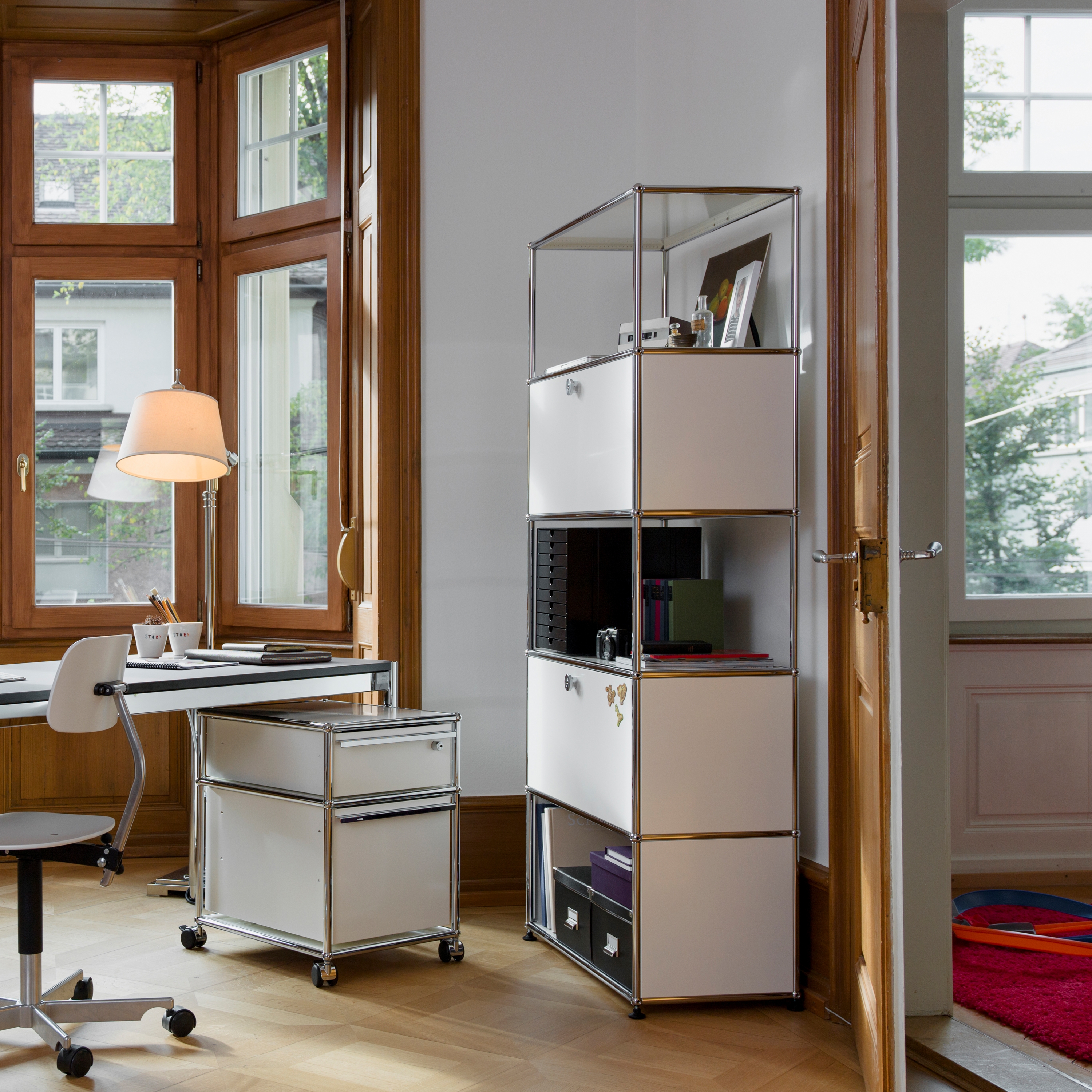 Display product USM Haller Shelving | Pure White from manufacturer USM