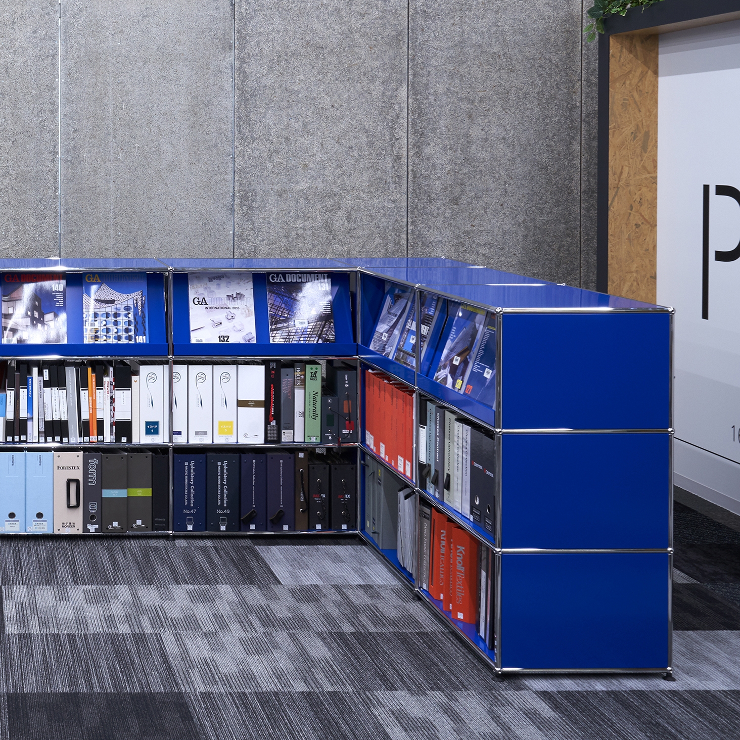 Display product USM Haller Storage | Gentian Blue from manufacturer USM