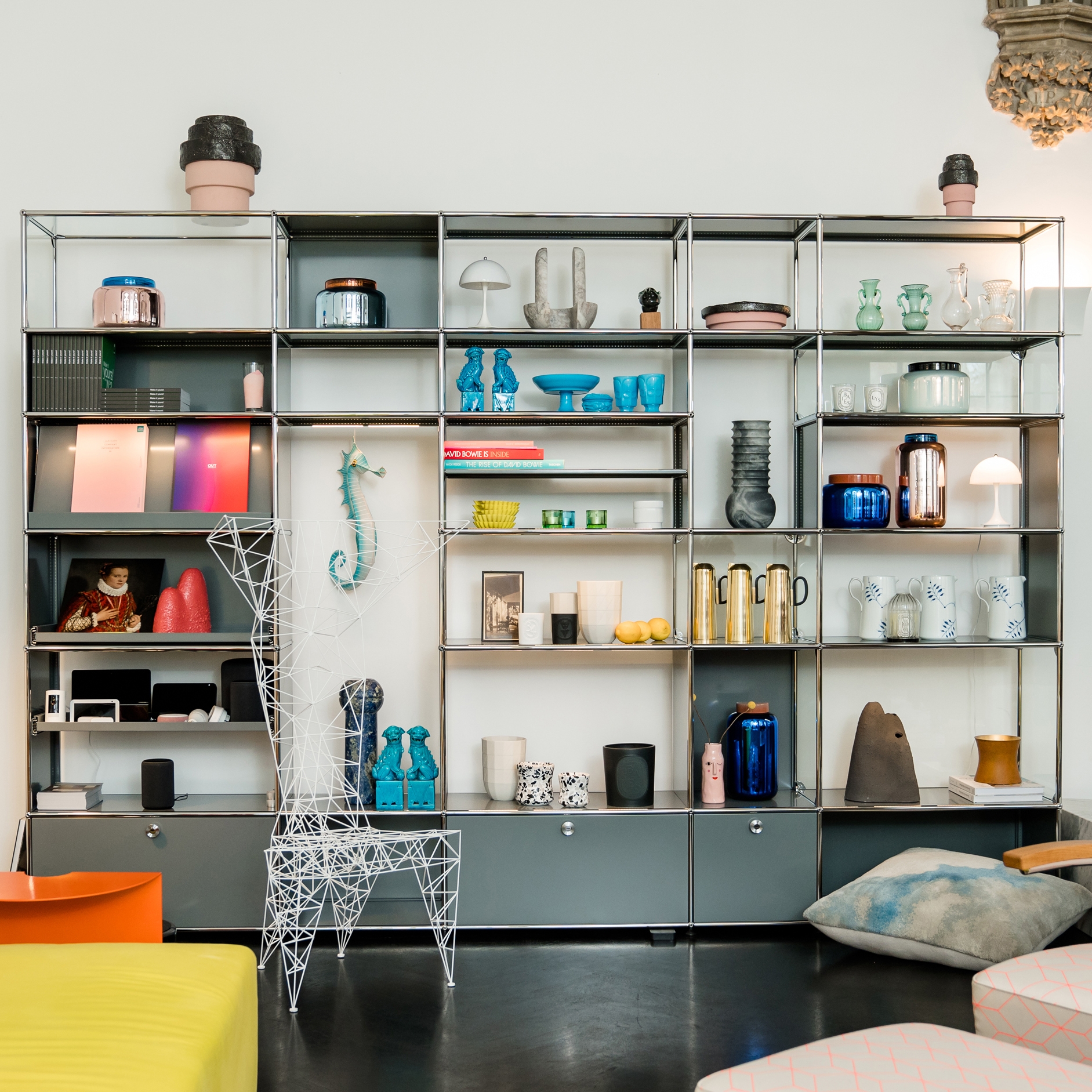 Display product USM Haller Shelving | Mid-gray from manufacturer USM
