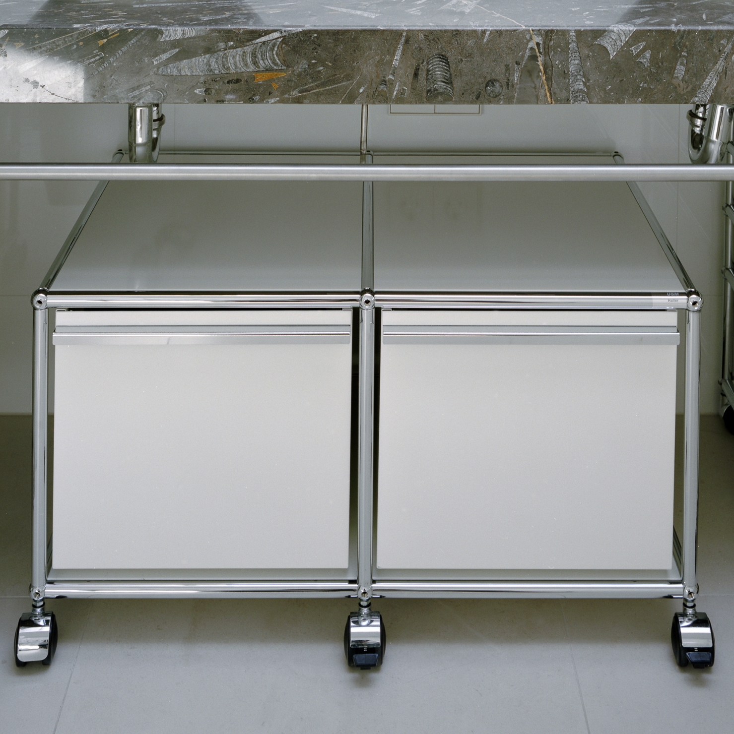 Mostrar el producto USM Haller Pedestal | Pure White del fabricante USM