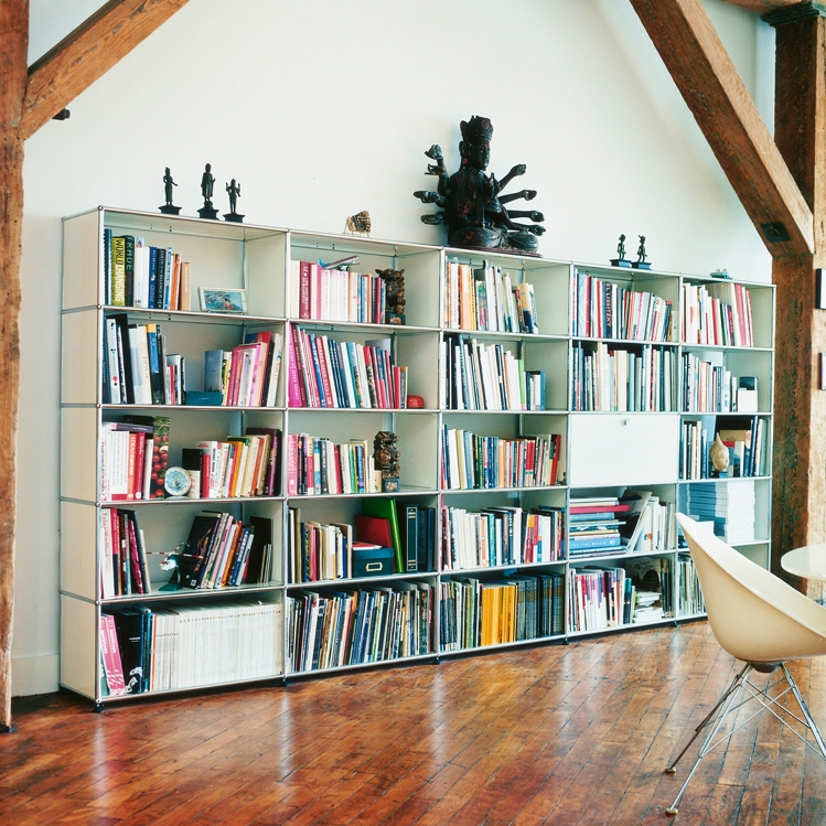 Display product USM Haller Shelving | Pure White from manufacturer USM