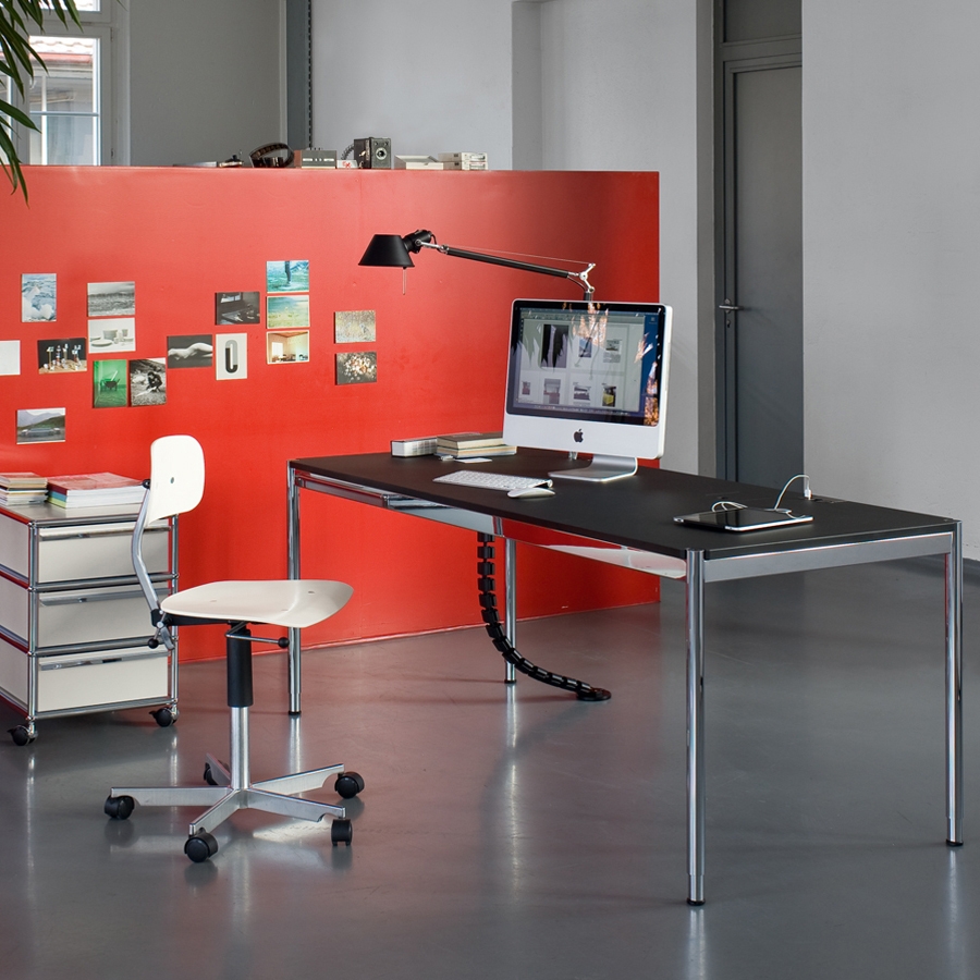 Mostrar el producto USM Haller Table | Dark Warm Gray del fabricante USM