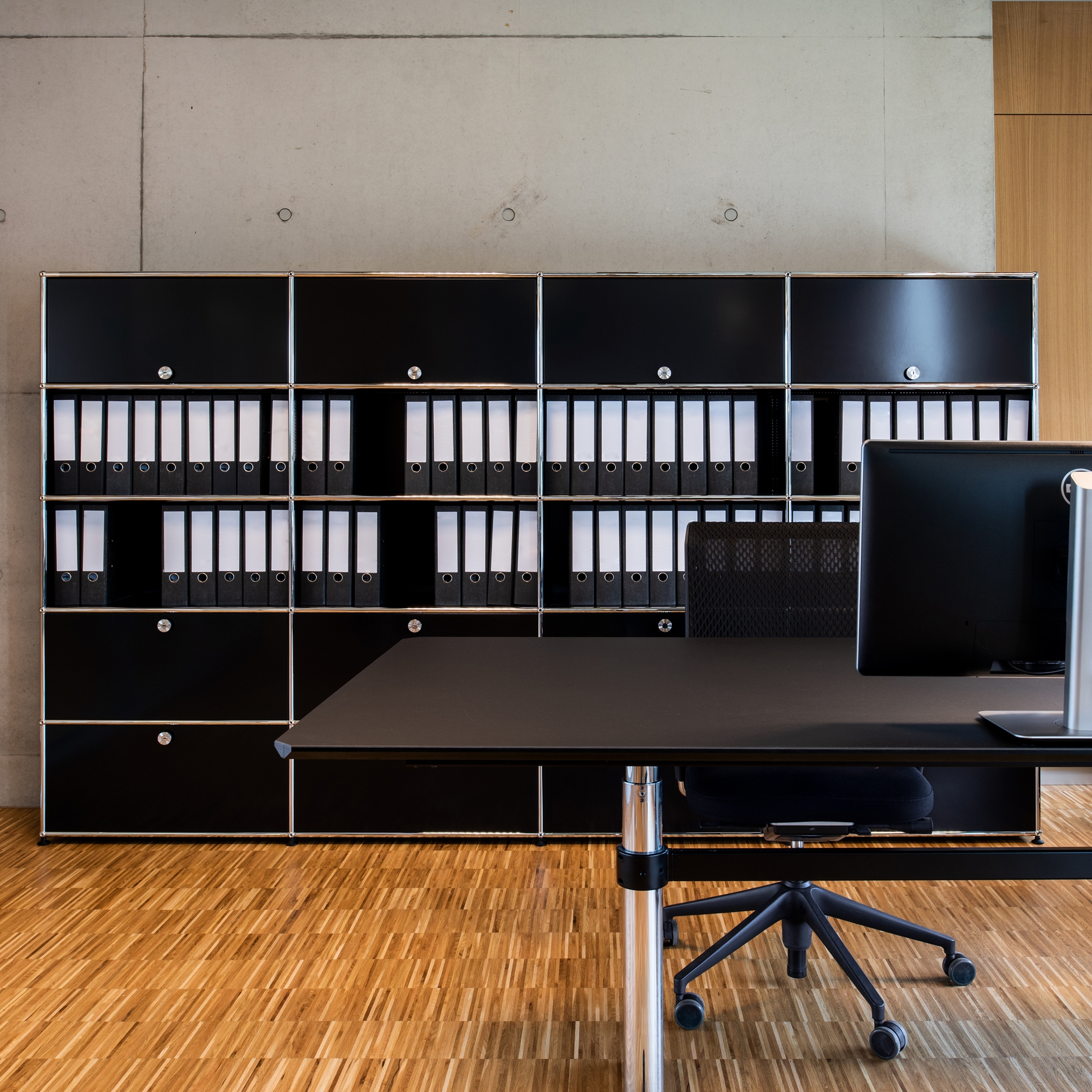 Mostrar el producto USM Haller Storage | Graphite Black del fabricante USM