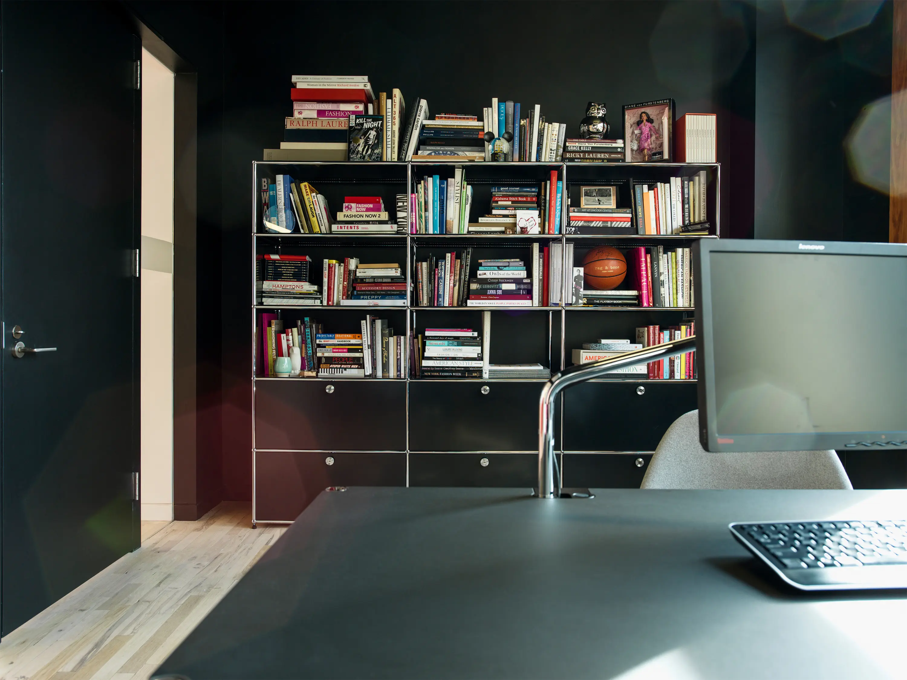 USM - USM Haller Storage | Graphite Black