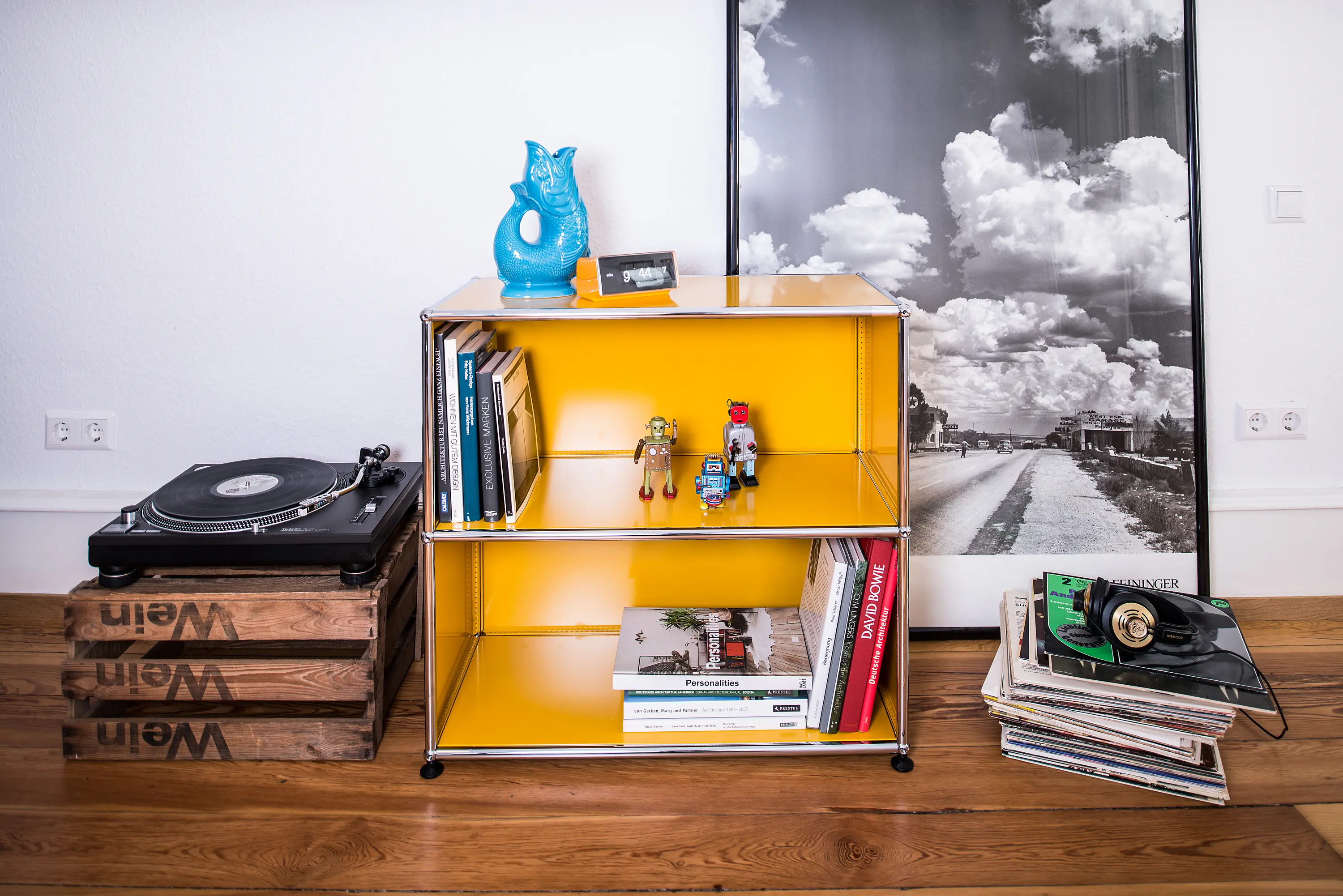 USM - USM Haller Credenza | Golden Yellow