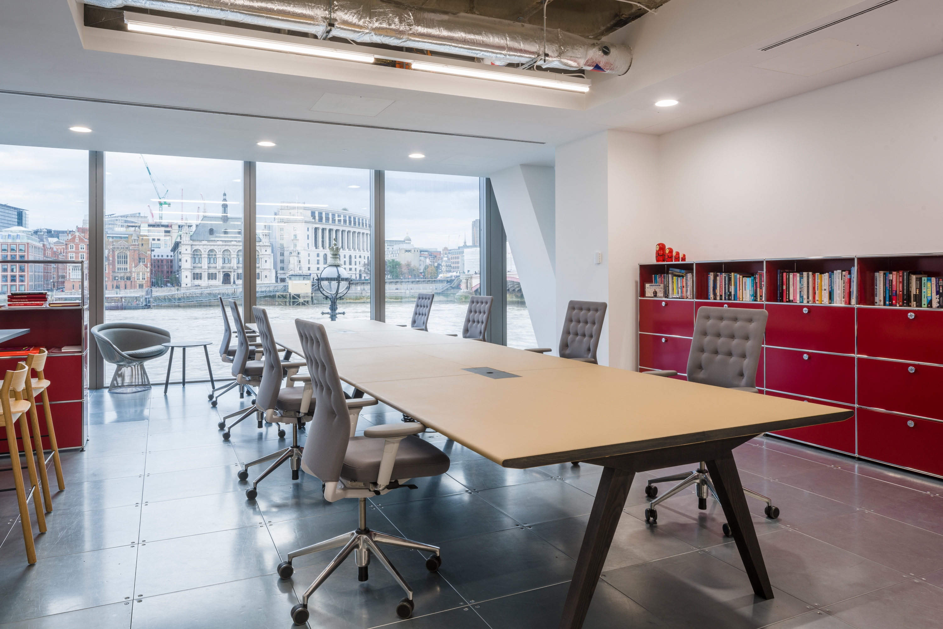 Display product USM Haller Storage | USM Ruby Red from manufacturer USM