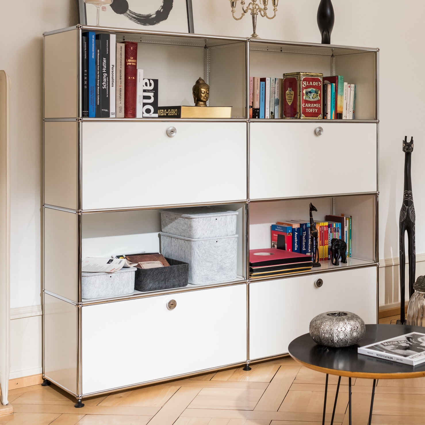 Display product USM Haller Storage | Pure White from manufacturer USM