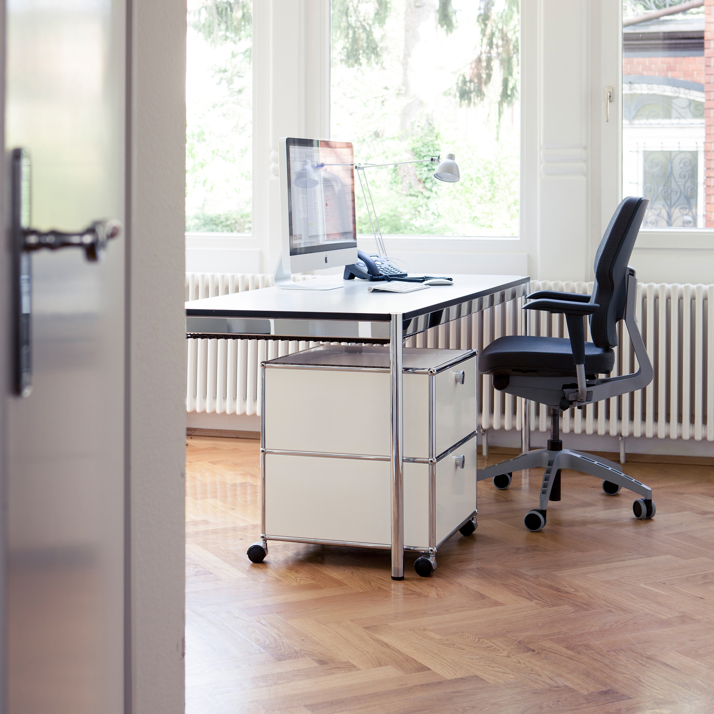 Mostra il prodotto USM Haller Pedestal | Pure White del produttore USM