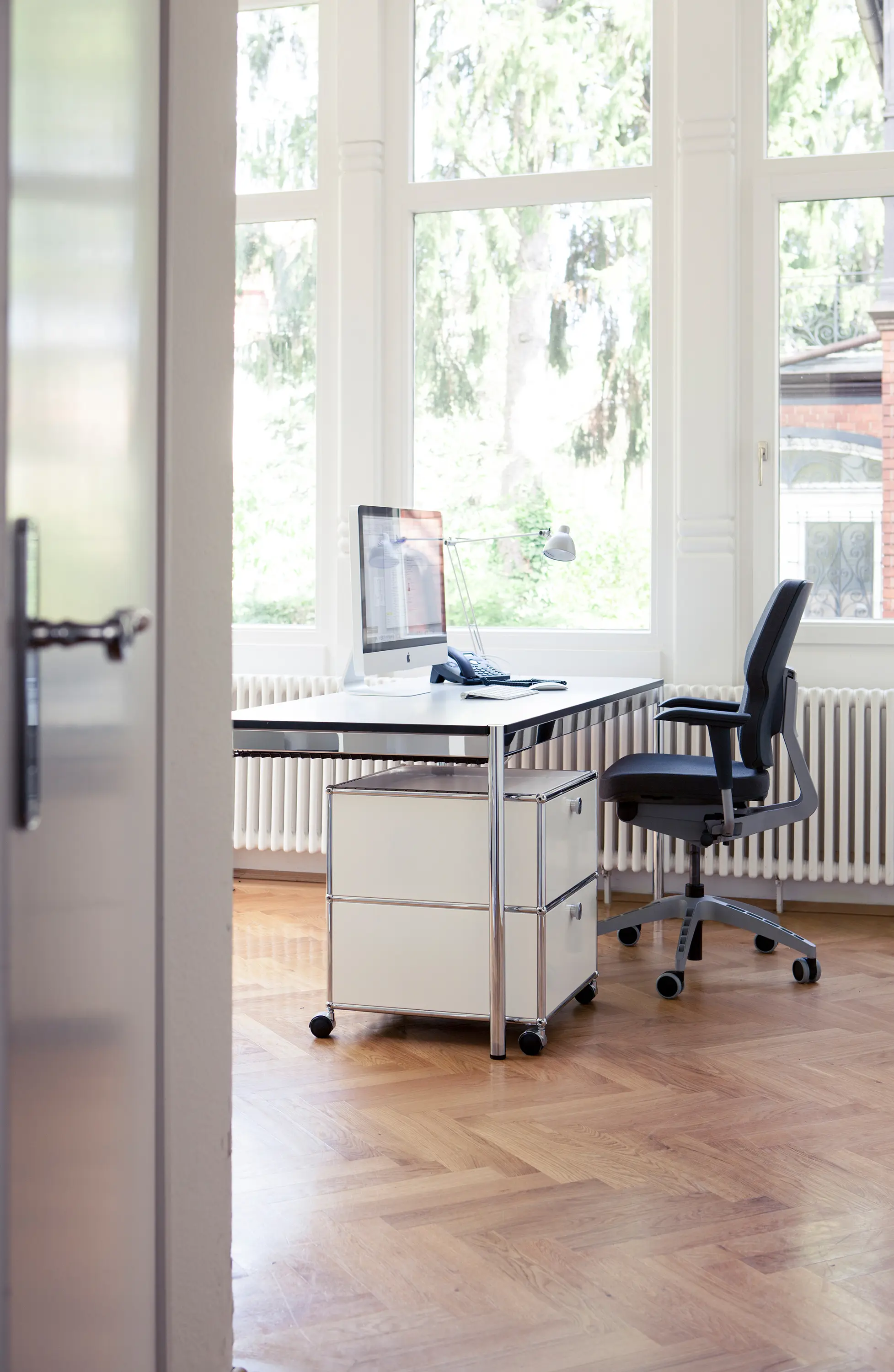 USM - USM Haller Pedestal | Pure White