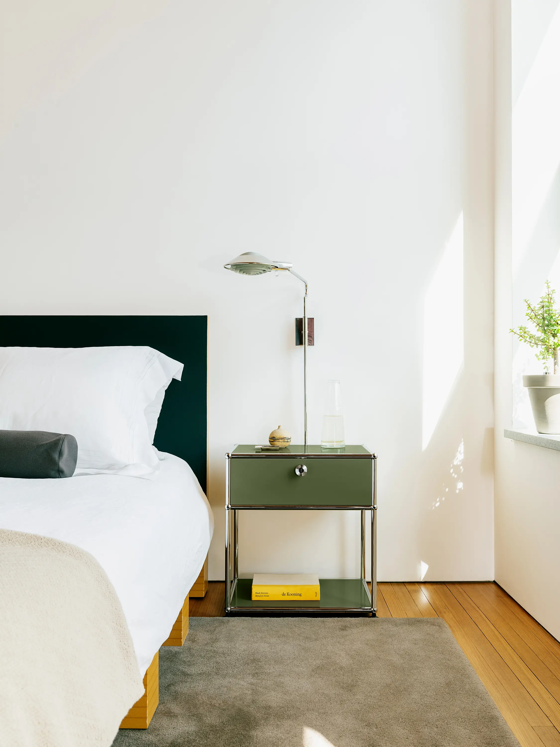 USM - USM Haller Nightstand | Olive Green