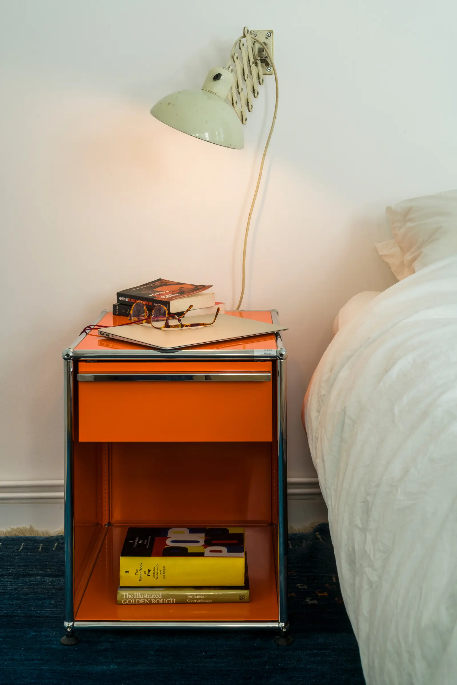 USM Haller ハラ－システム メタルボックス 色：ピュアオレンジ USM HALLER NIGHTSTAND | PURE ORANGE - Night stands from USM