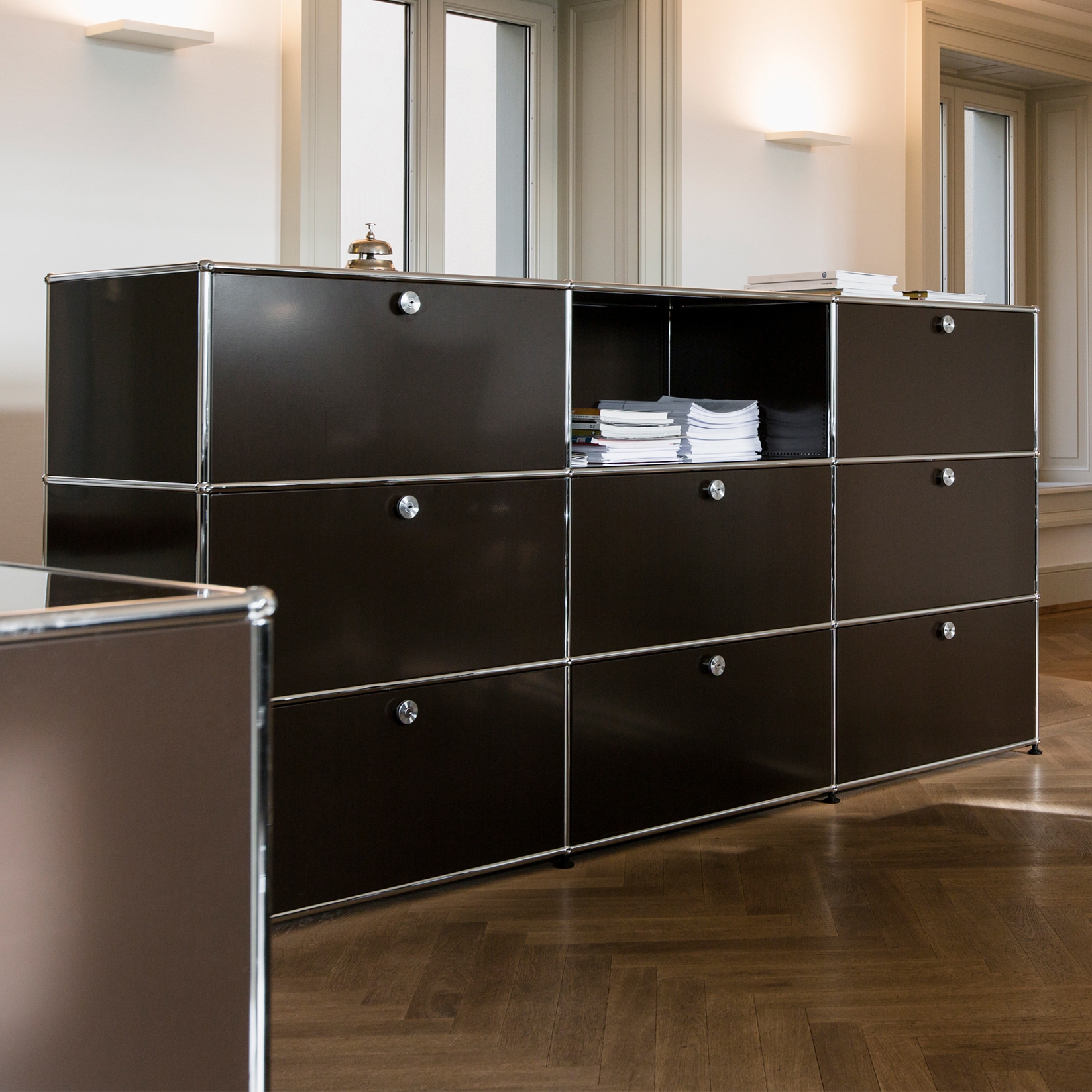 Display product USM Haller Storage | USM Brown from manufacturer USM