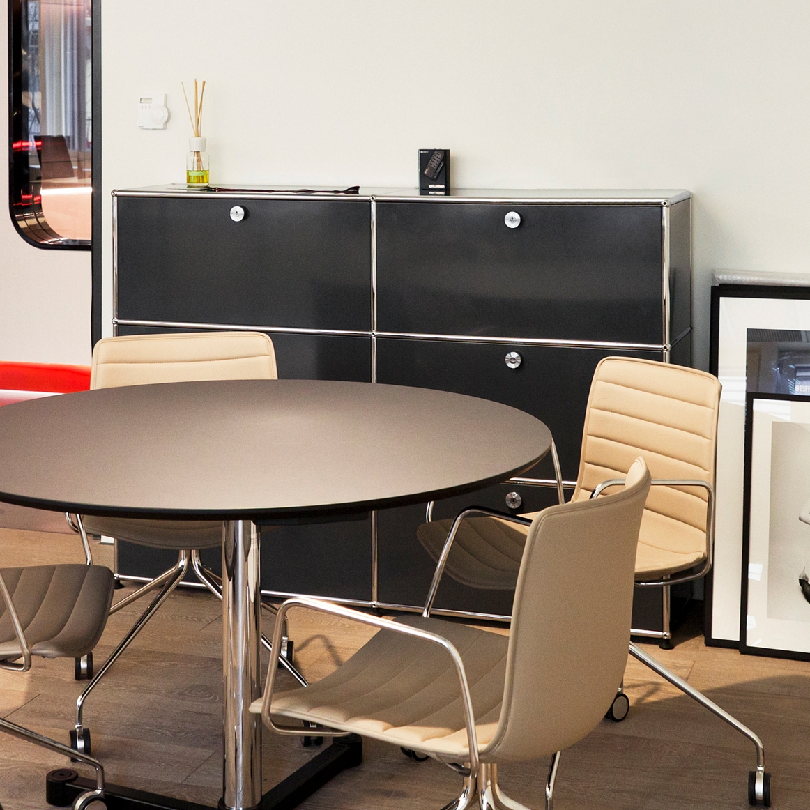 Afficher le produit USM Haller Credenza | Graphite Black du fabricant USM