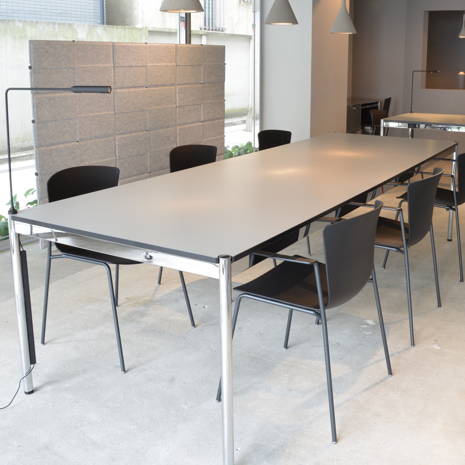 Display product USM Haller Table | Pearl Gray from manufacturer USM