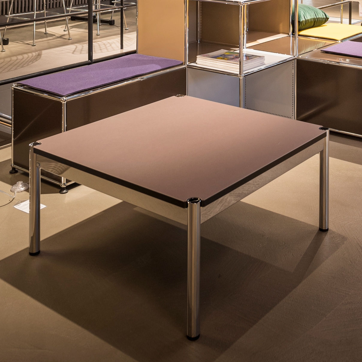 Display product USM Haller Low Table | Mauve from manufacturer USM