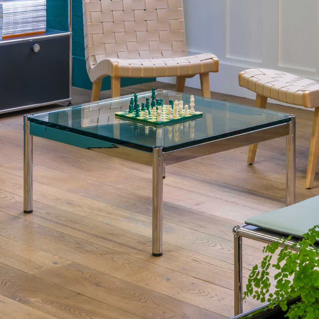 Display product USM Haller Low Table | Transparent Glass from manufacturer USM