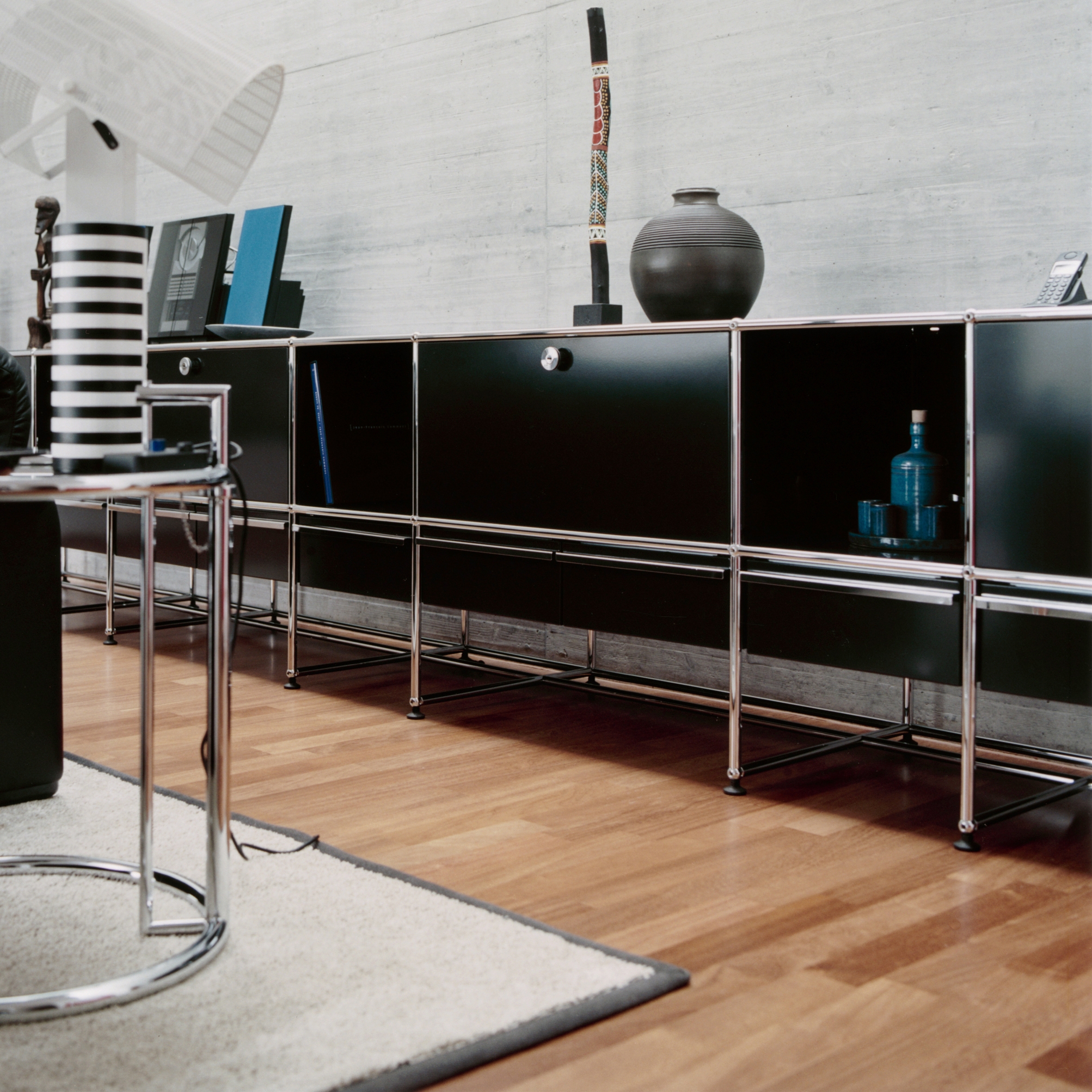 Afficher le produit USM Haller Media | Graphite Black du fabricant USM