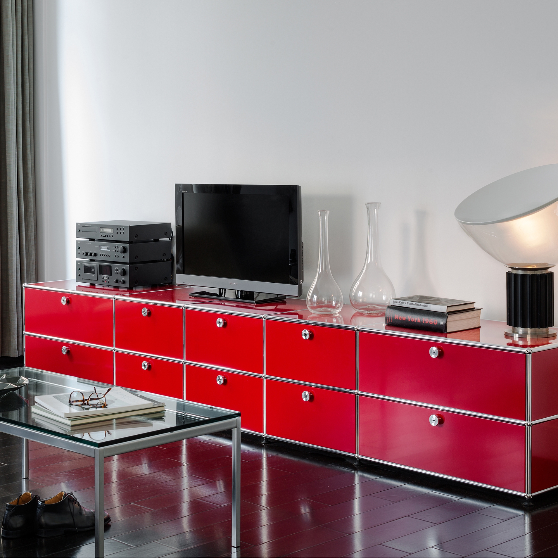 Mostra il prodotto USM Haller Media | USM Ruby Red del produttore USM